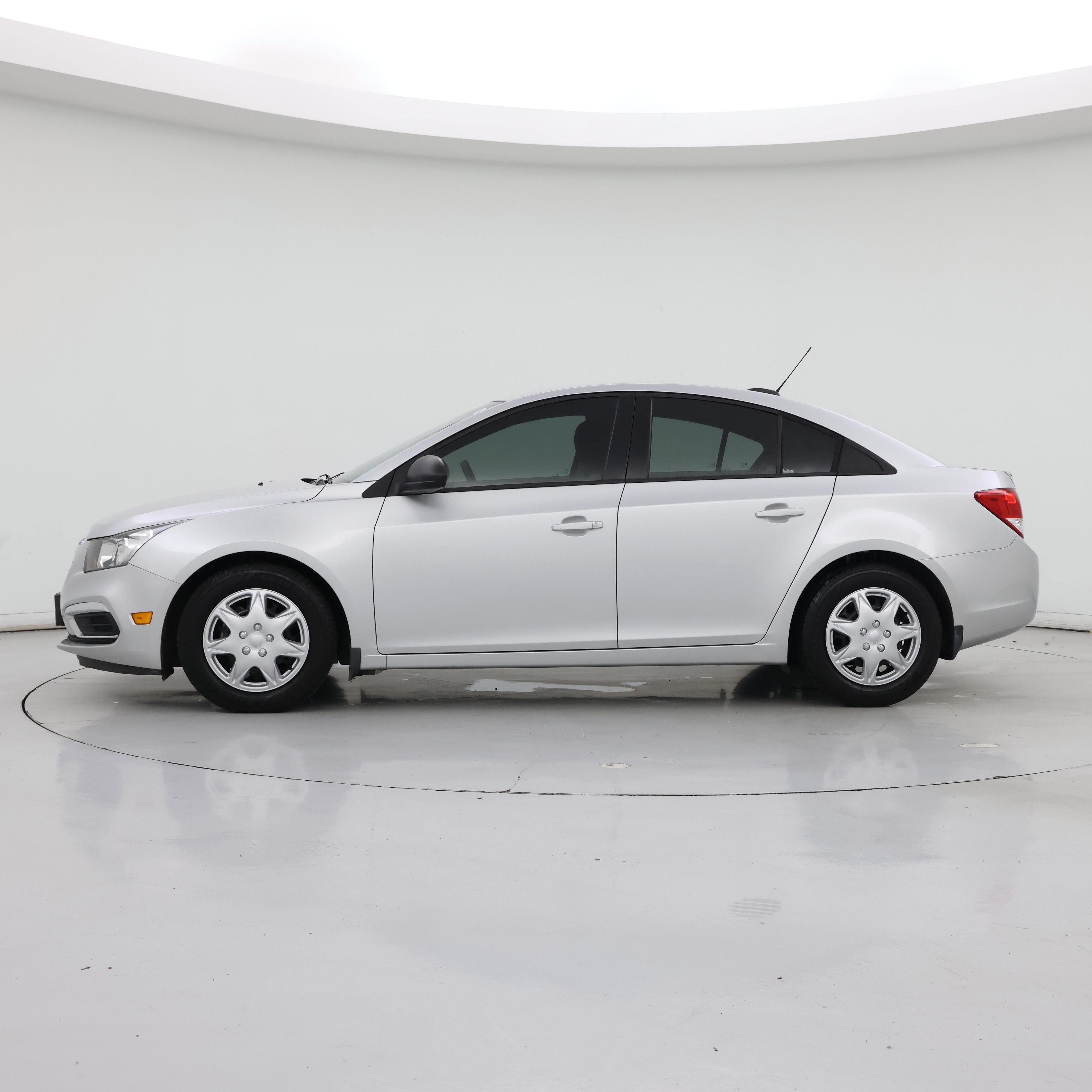 Thumbnail: 2015 Chevrolet Cruze - 3