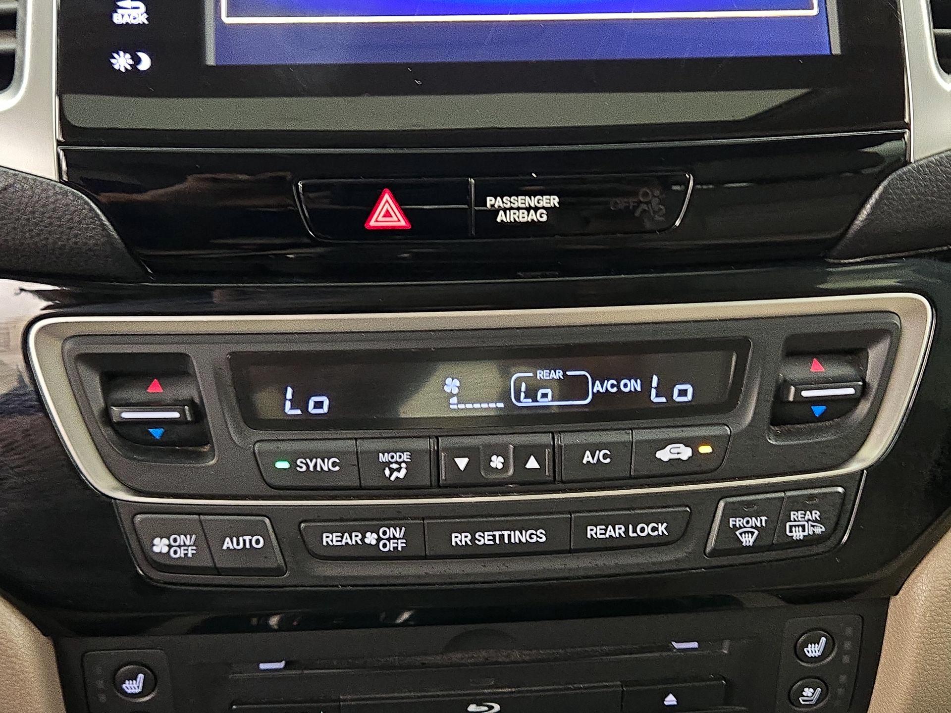 Thumbnail: 2016 Honda Pilot - 17