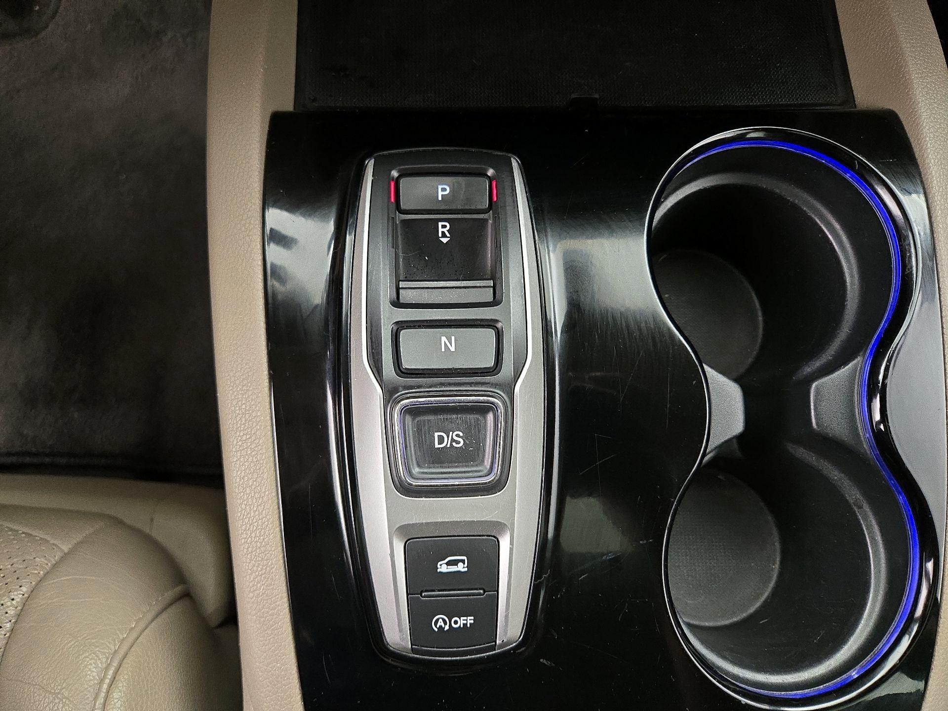 Thumbnail: 2016 Honda Pilot - 18