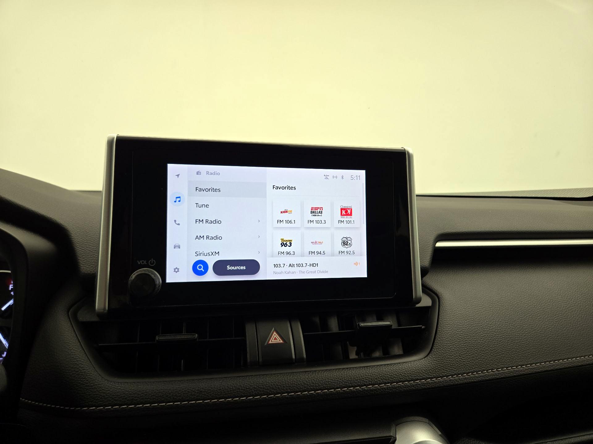 Thumbnail: 2023 Toyota RAV4 - 15