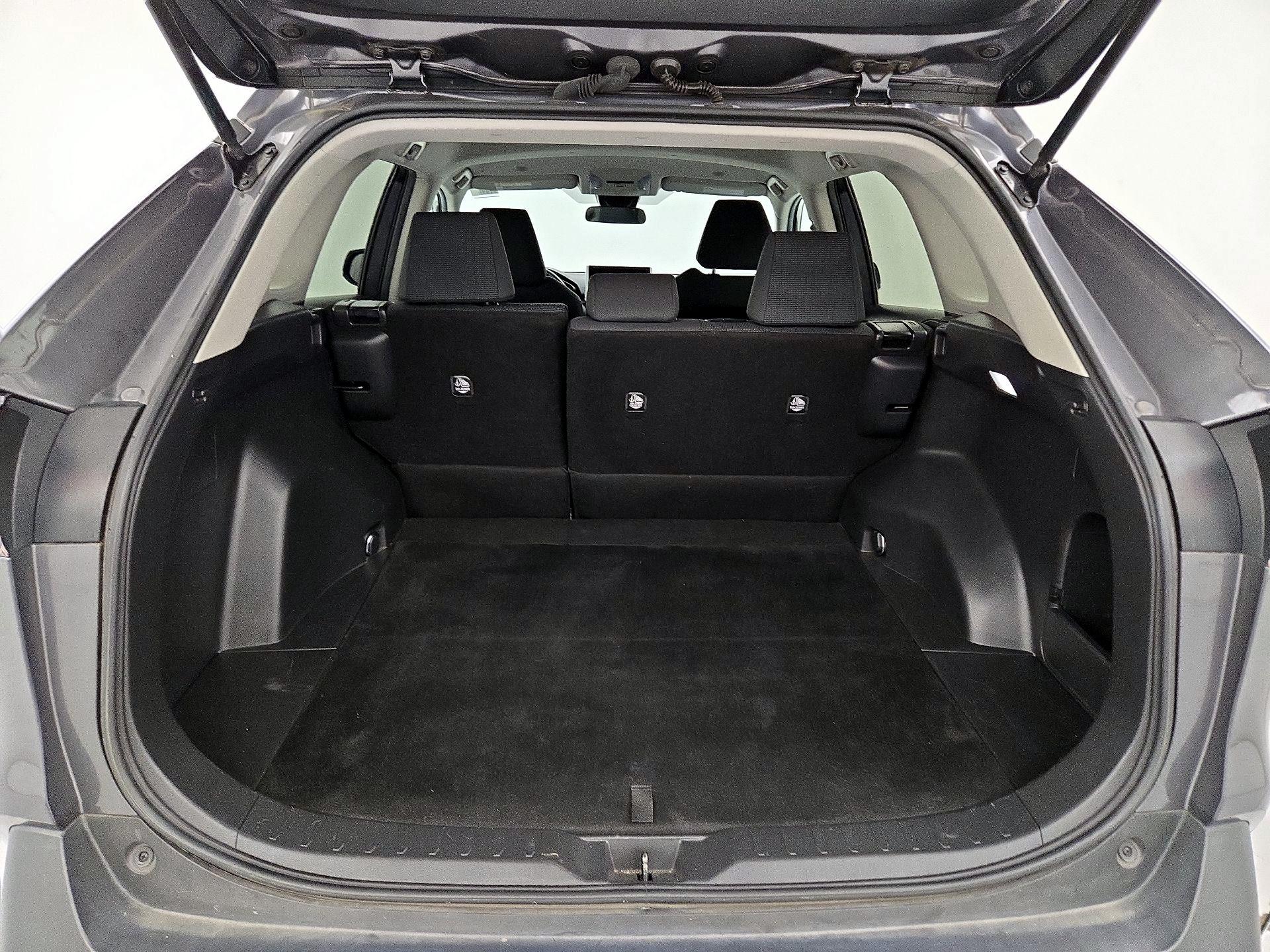 Thumbnail: 2023 Toyota RAV4 - 20