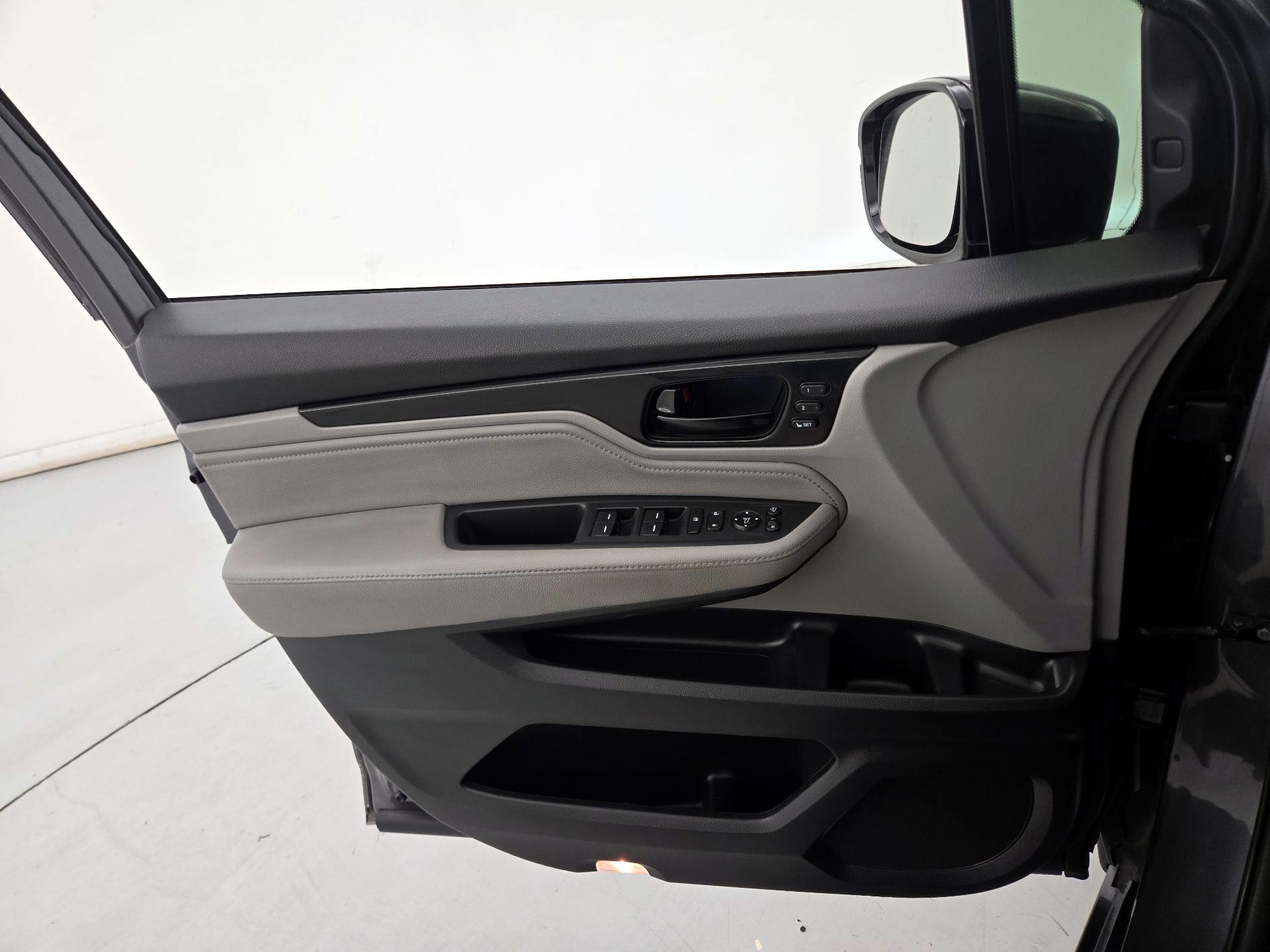 Thumbnail: 2018 Honda Odyssey - 12