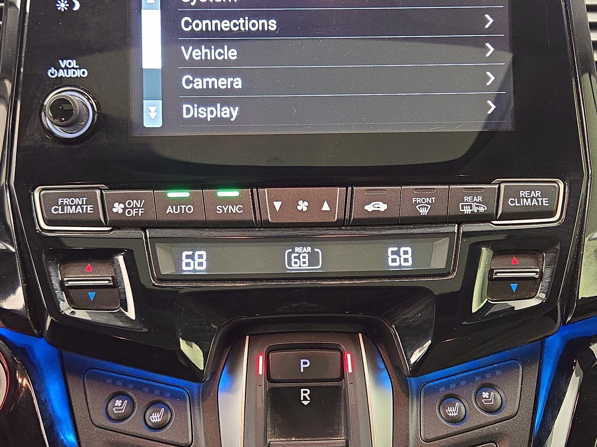 Thumbnail: 2018 Honda Odyssey - 17