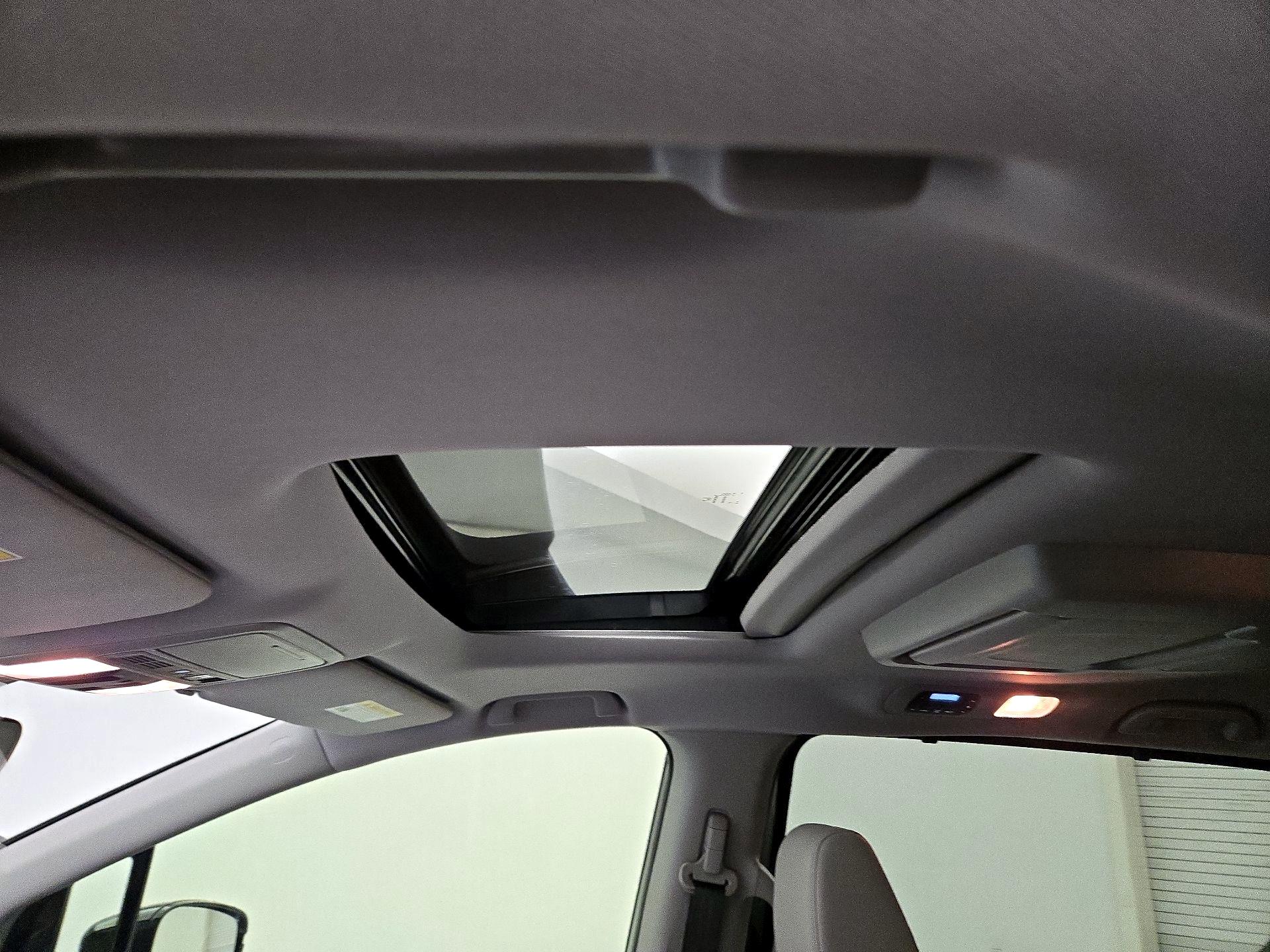 Thumbnail: 2018 Honda Odyssey - 20