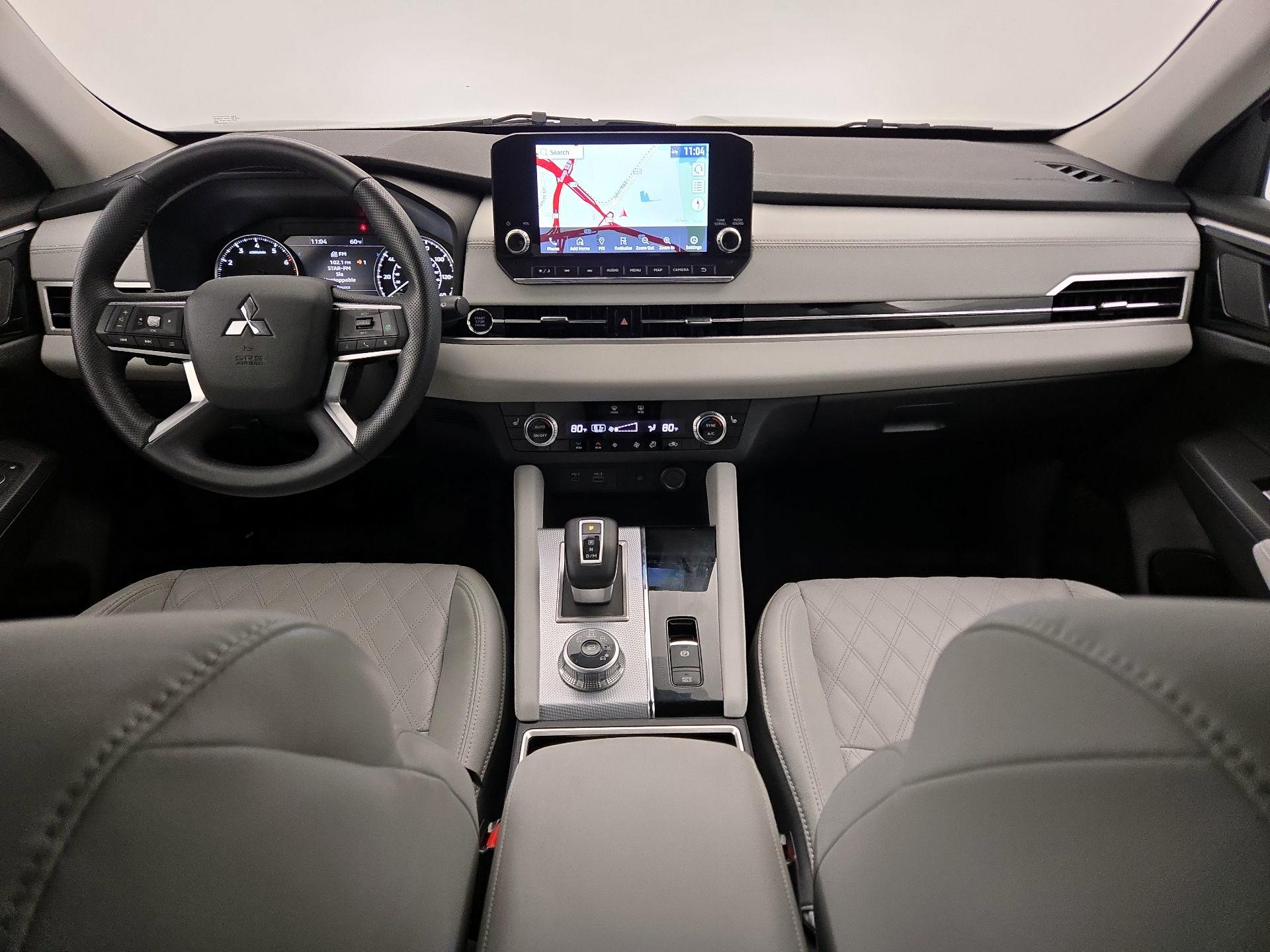 Thumbnail: 2022 Mitsubishi Outlander - 9