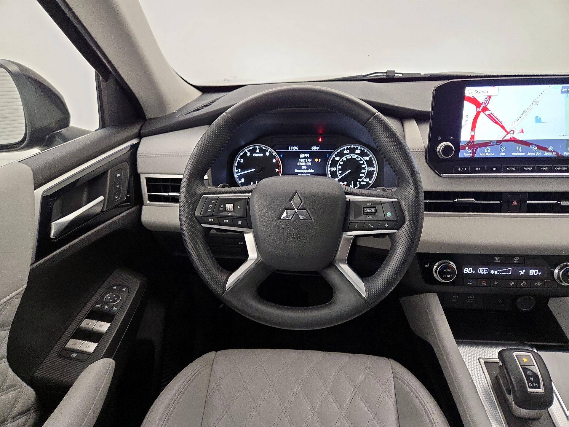 Thumbnail: 2022 Mitsubishi Outlander - 10