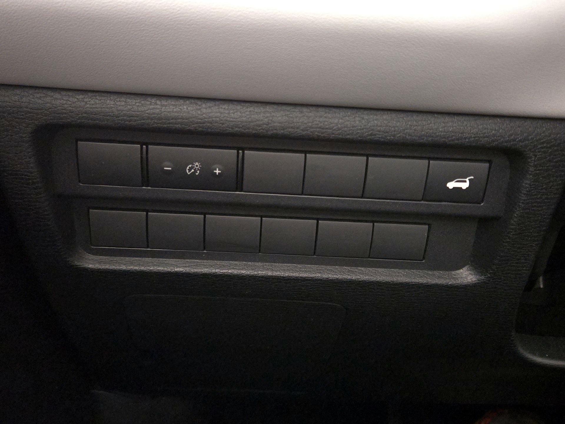 Thumbnail: 2022 Mitsubishi Outlander - 13