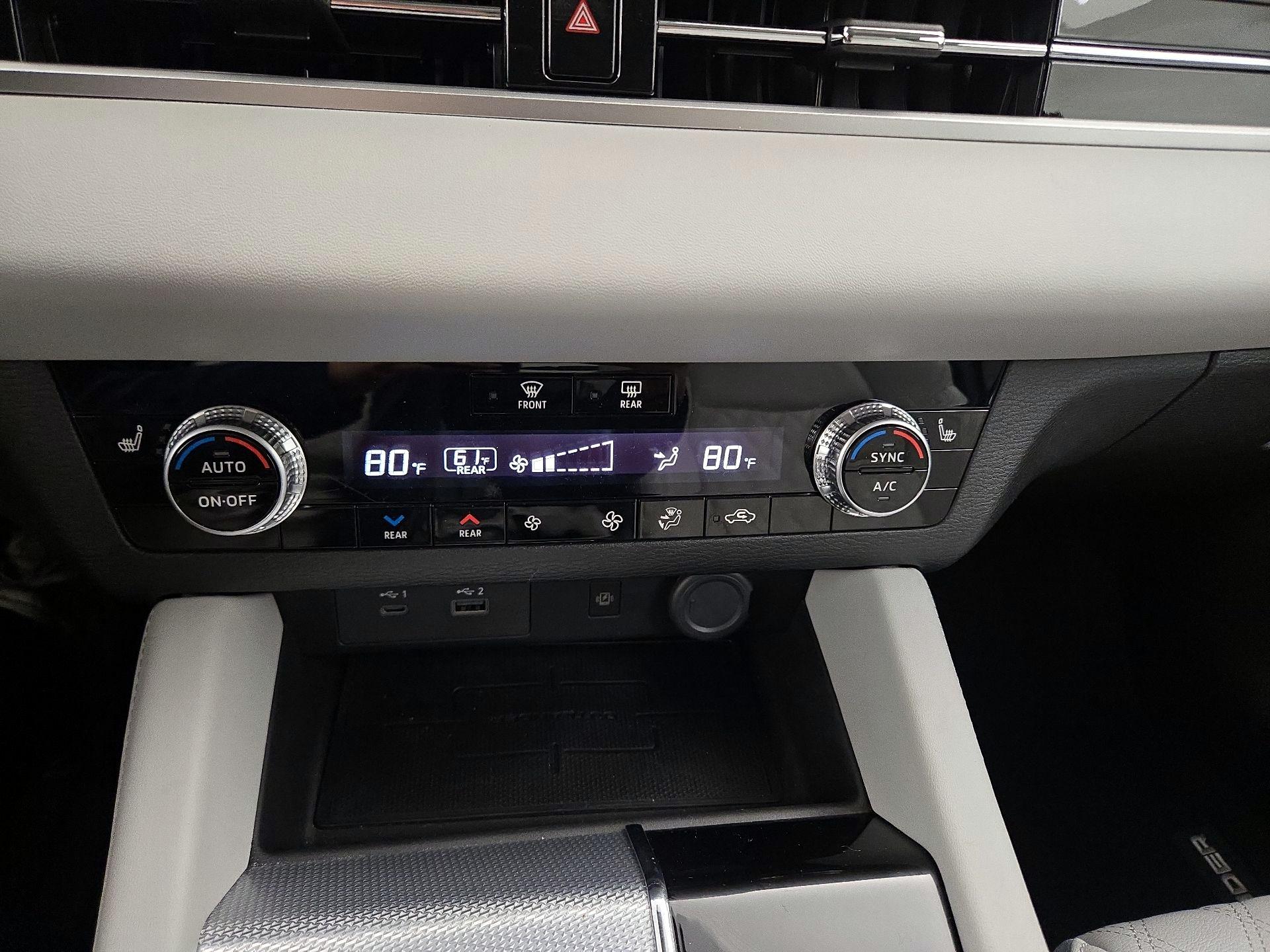 Thumbnail: 2022 Mitsubishi Outlander - 17