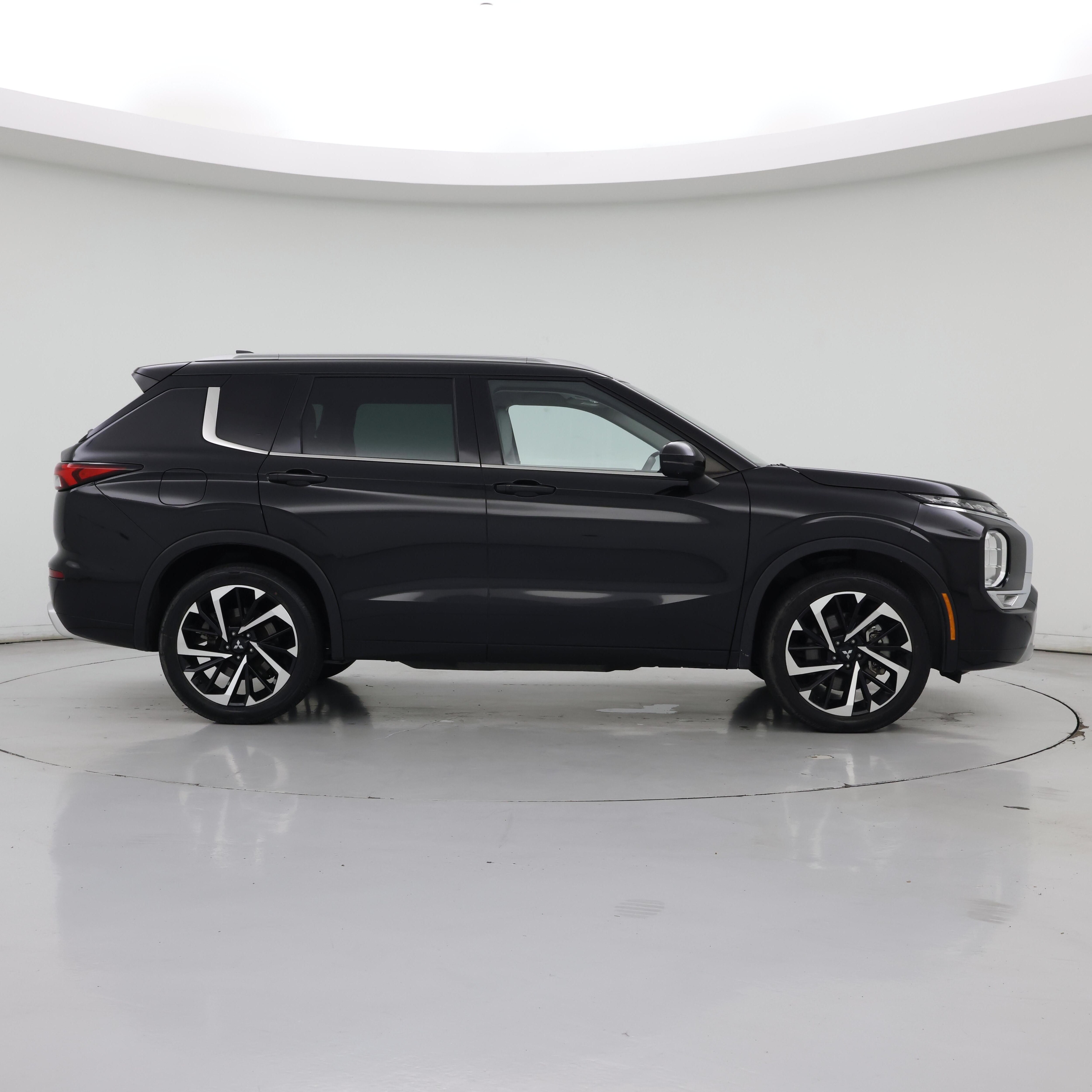 Thumbnail: 2022 Mitsubishi Outlander - 7