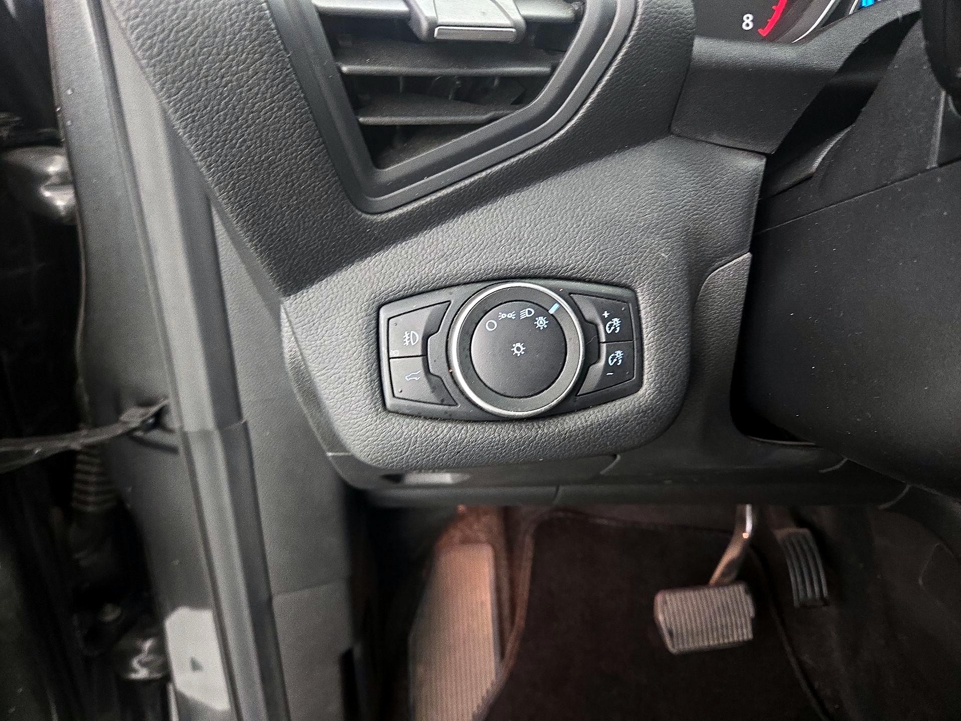 Thumbnail: 2019 Ford Escape - 13