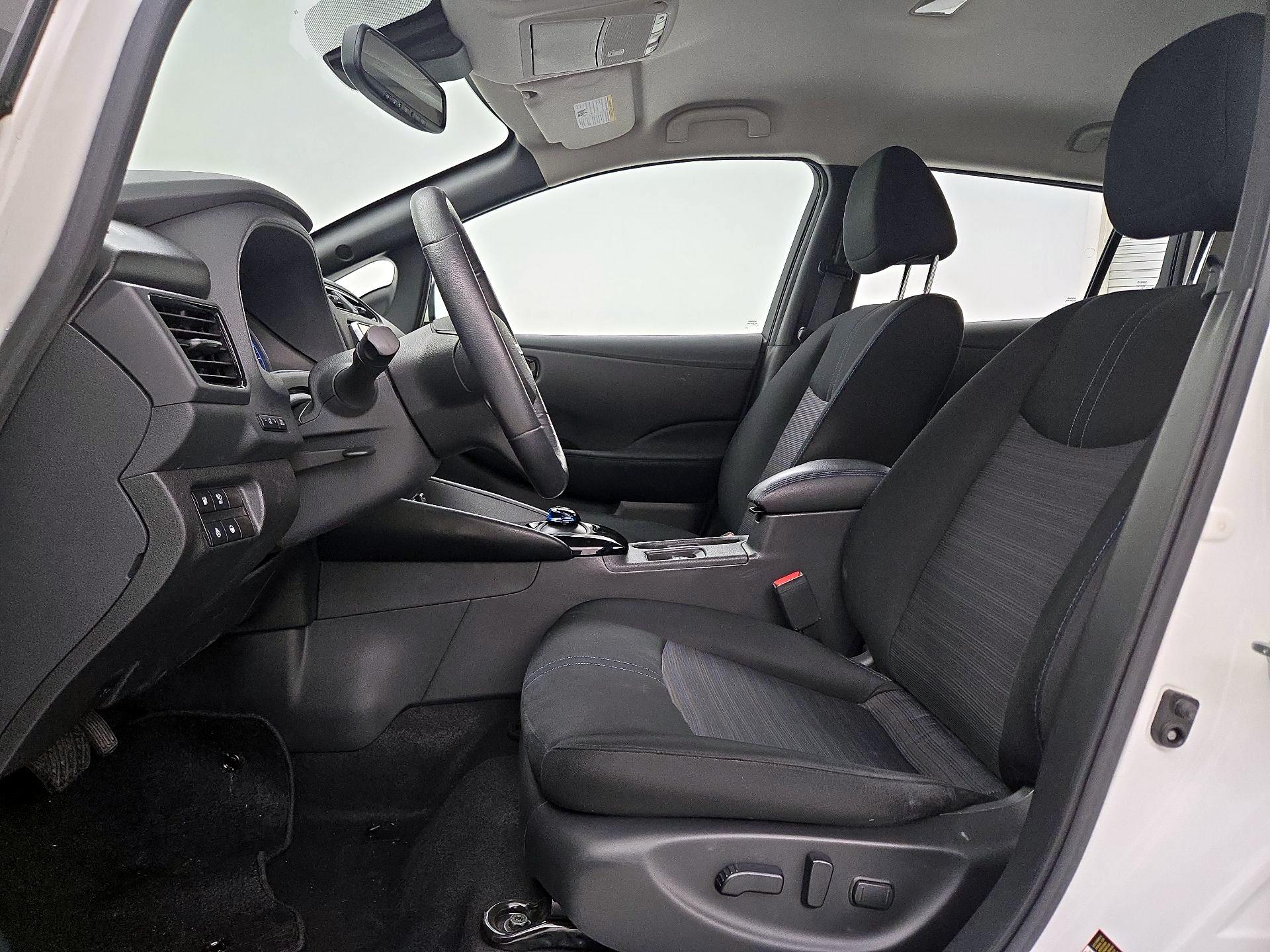 Thumbnail: 2022 Nissan Leaf - 11