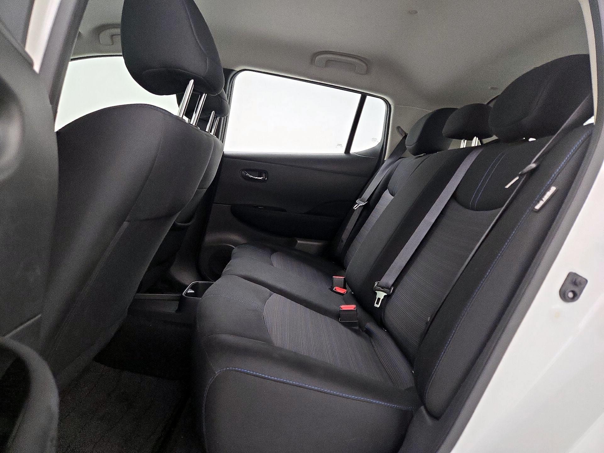 Thumbnail: 2022 Nissan Leaf - 20