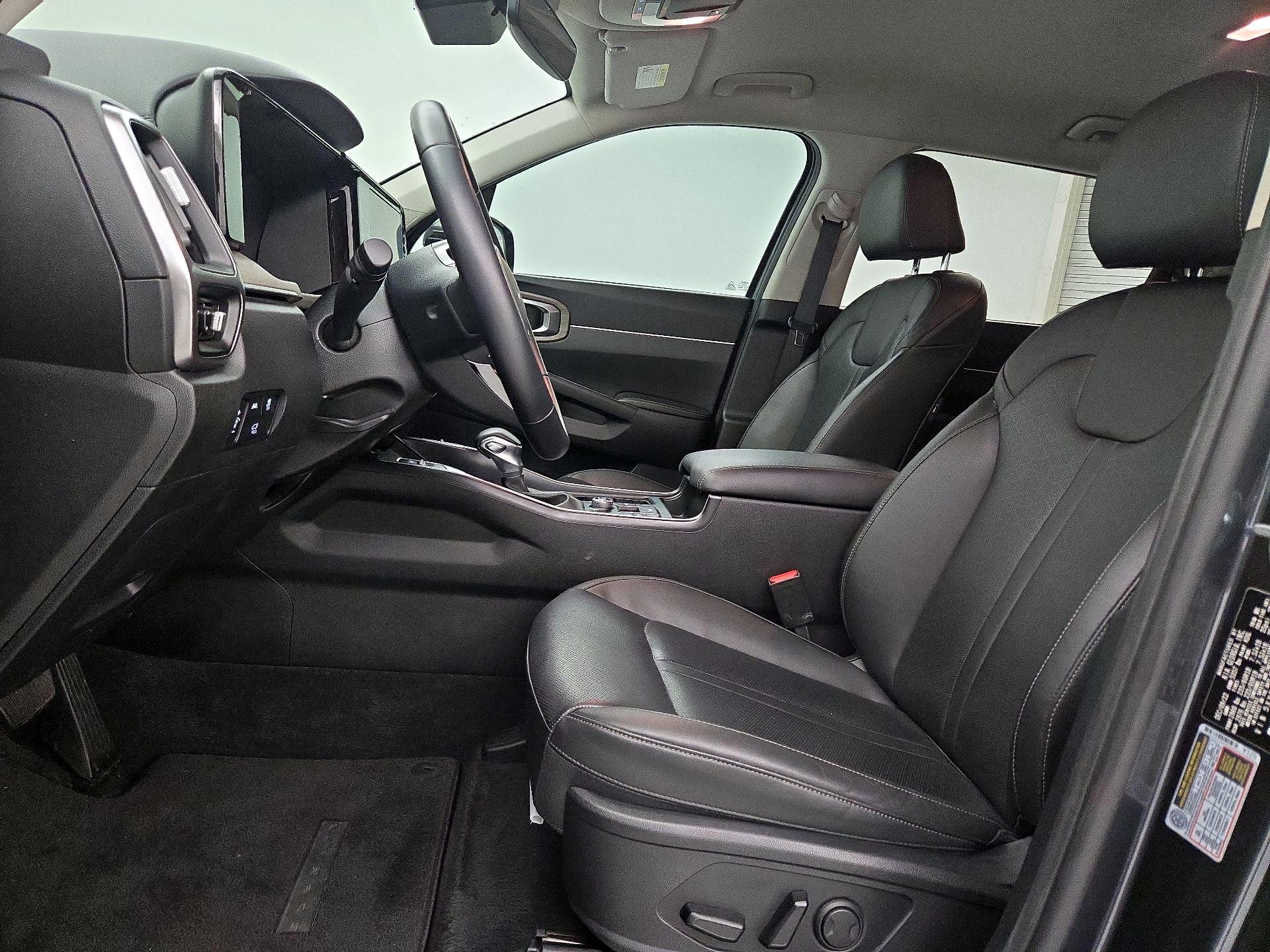 Thumbnail: 2023 Kia Sorento - 11