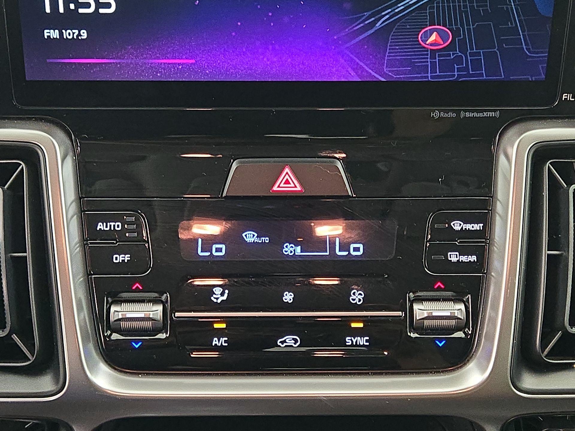 Thumbnail: 2023 Kia Sorento - 17