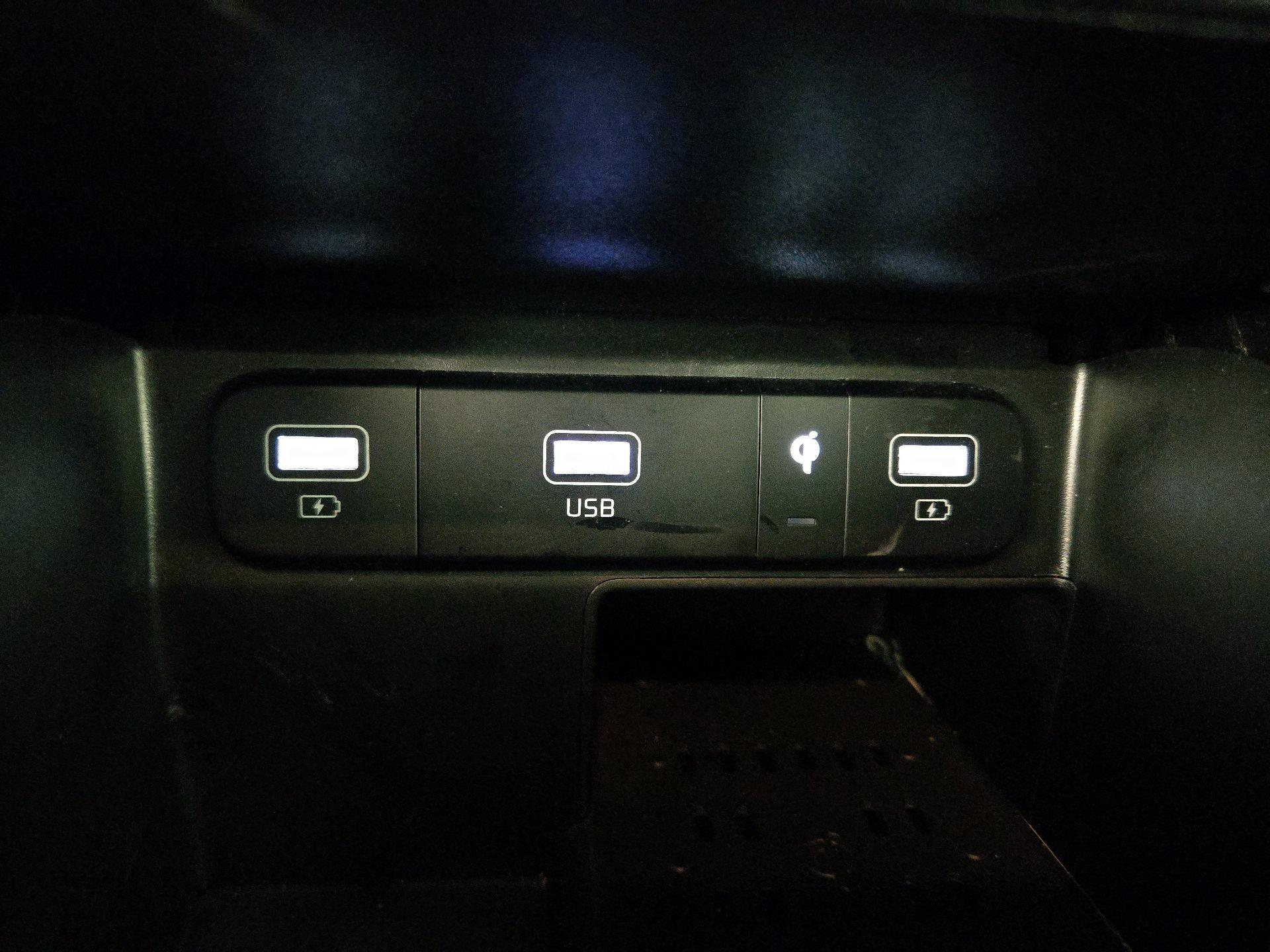 Thumbnail: 2023 Kia Sorento - 19