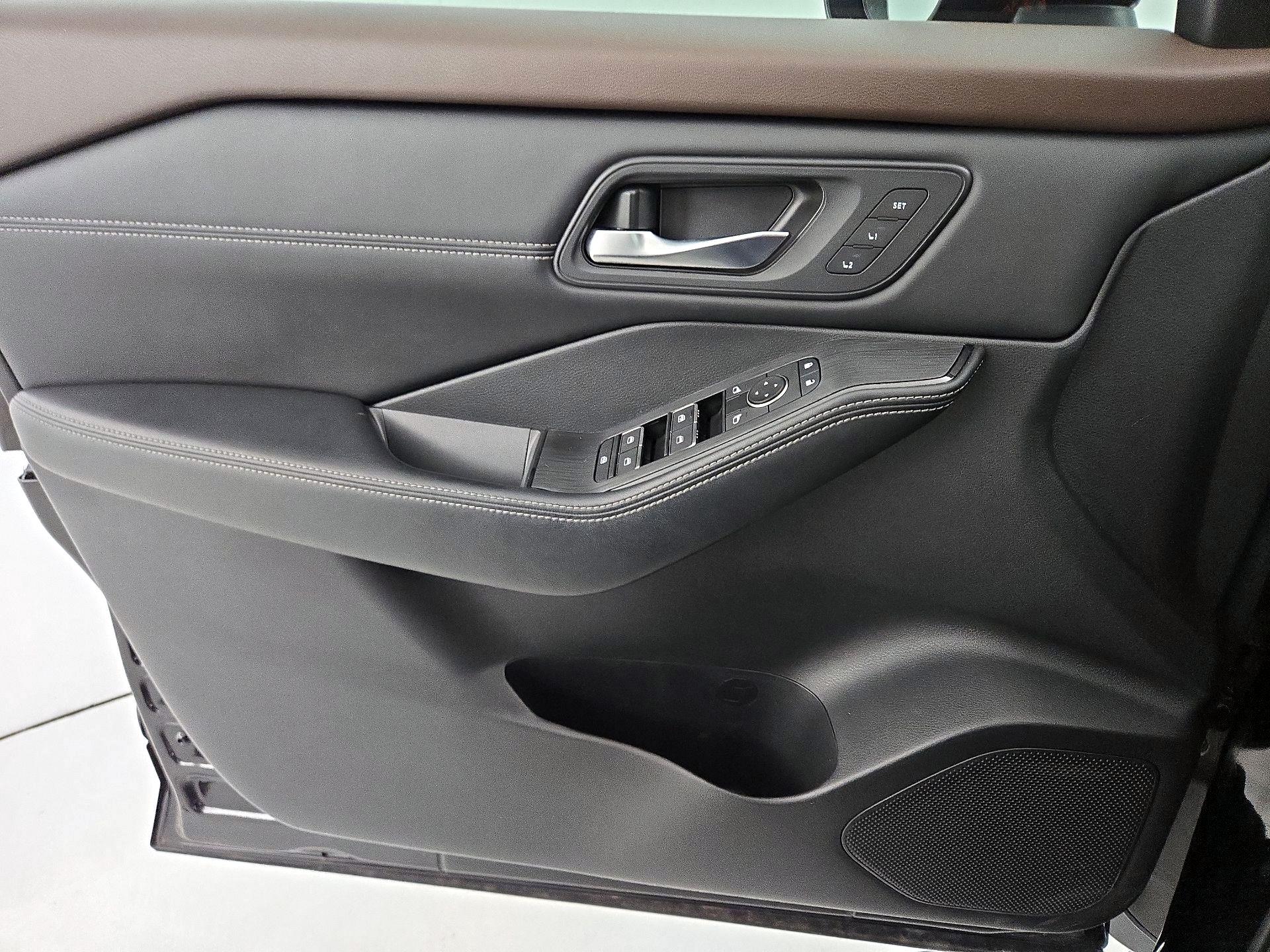 Thumbnail: 2023 Nissan Rogue - 12