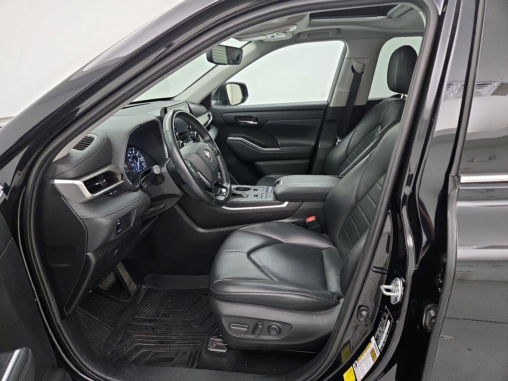 Thumbnail: 2021 Toyota Highlander - 11