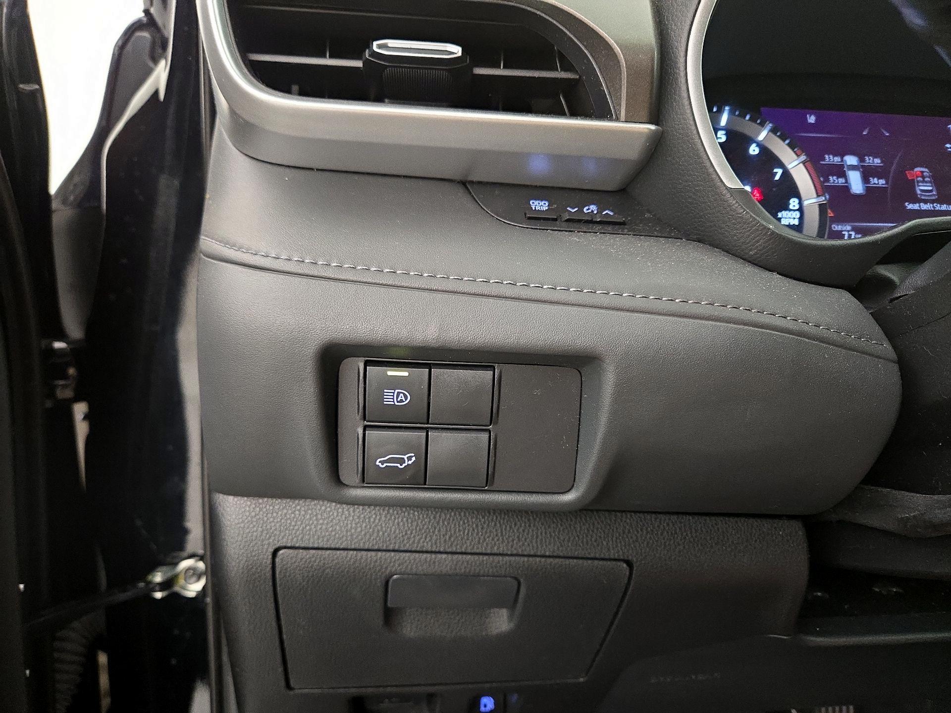 Thumbnail: 2021 Toyota Highlander - 13