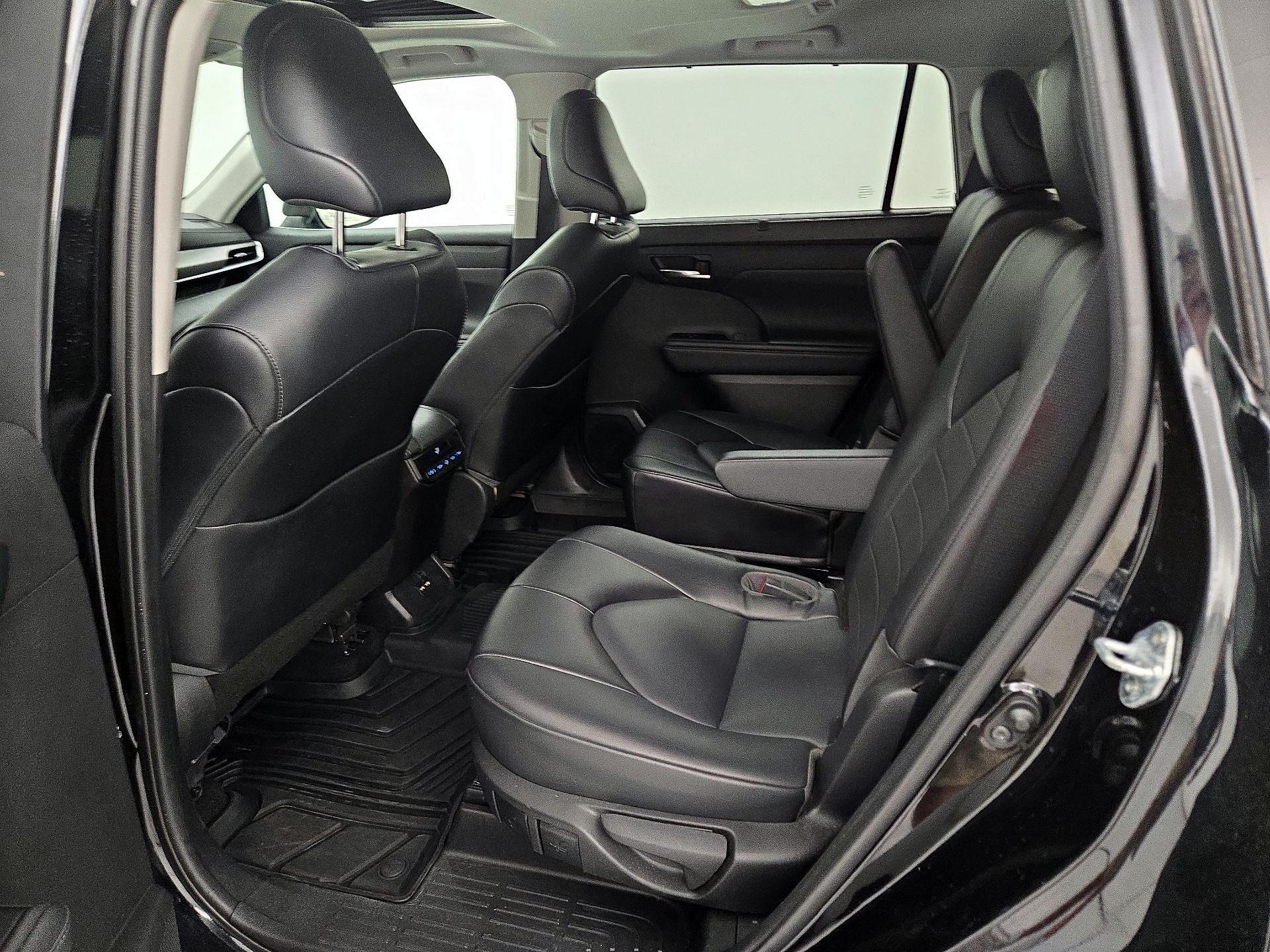 Thumbnail: 2021 Toyota Highlander - 20