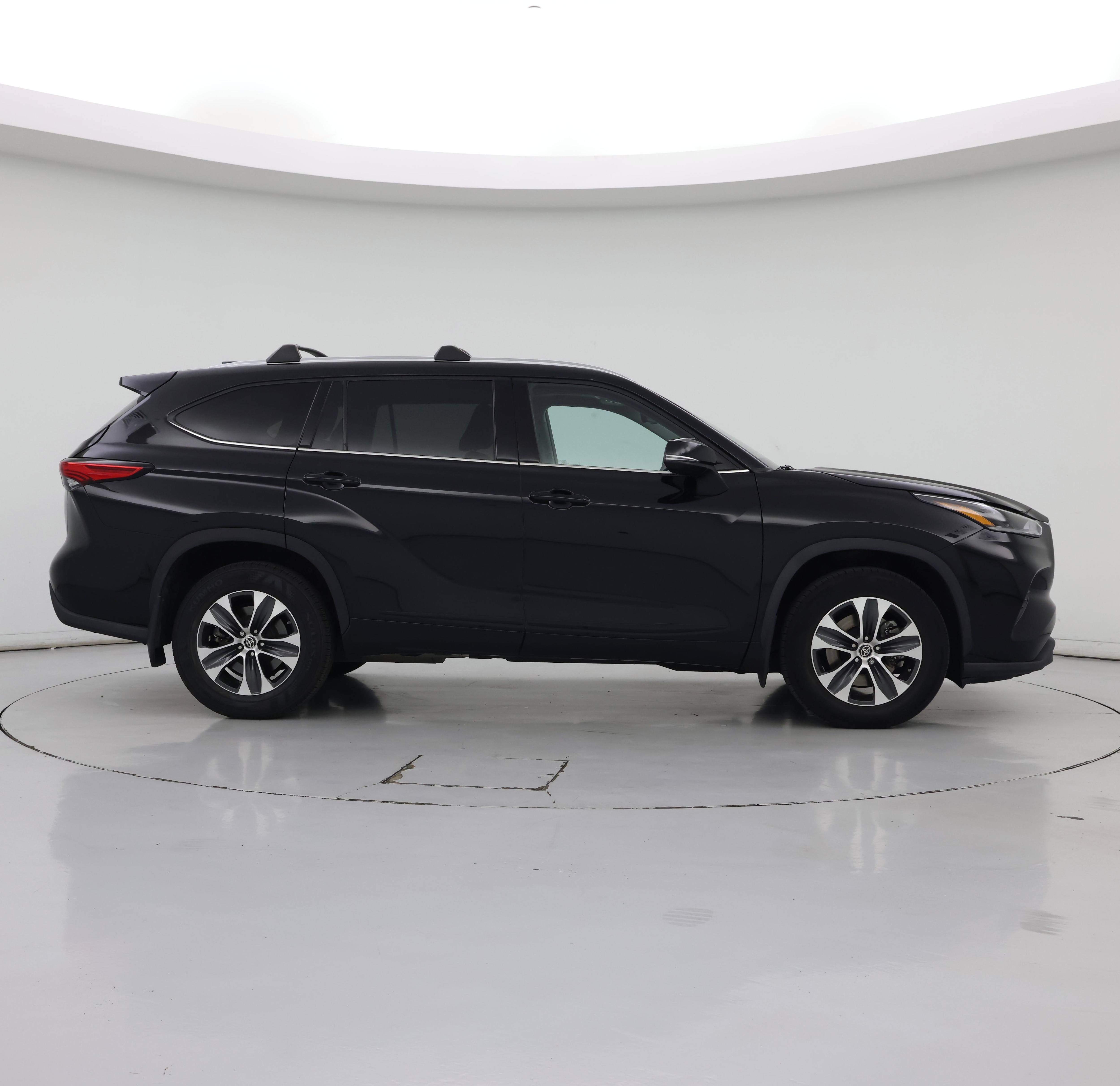 Thumbnail: 2021 Toyota Highlander - 7