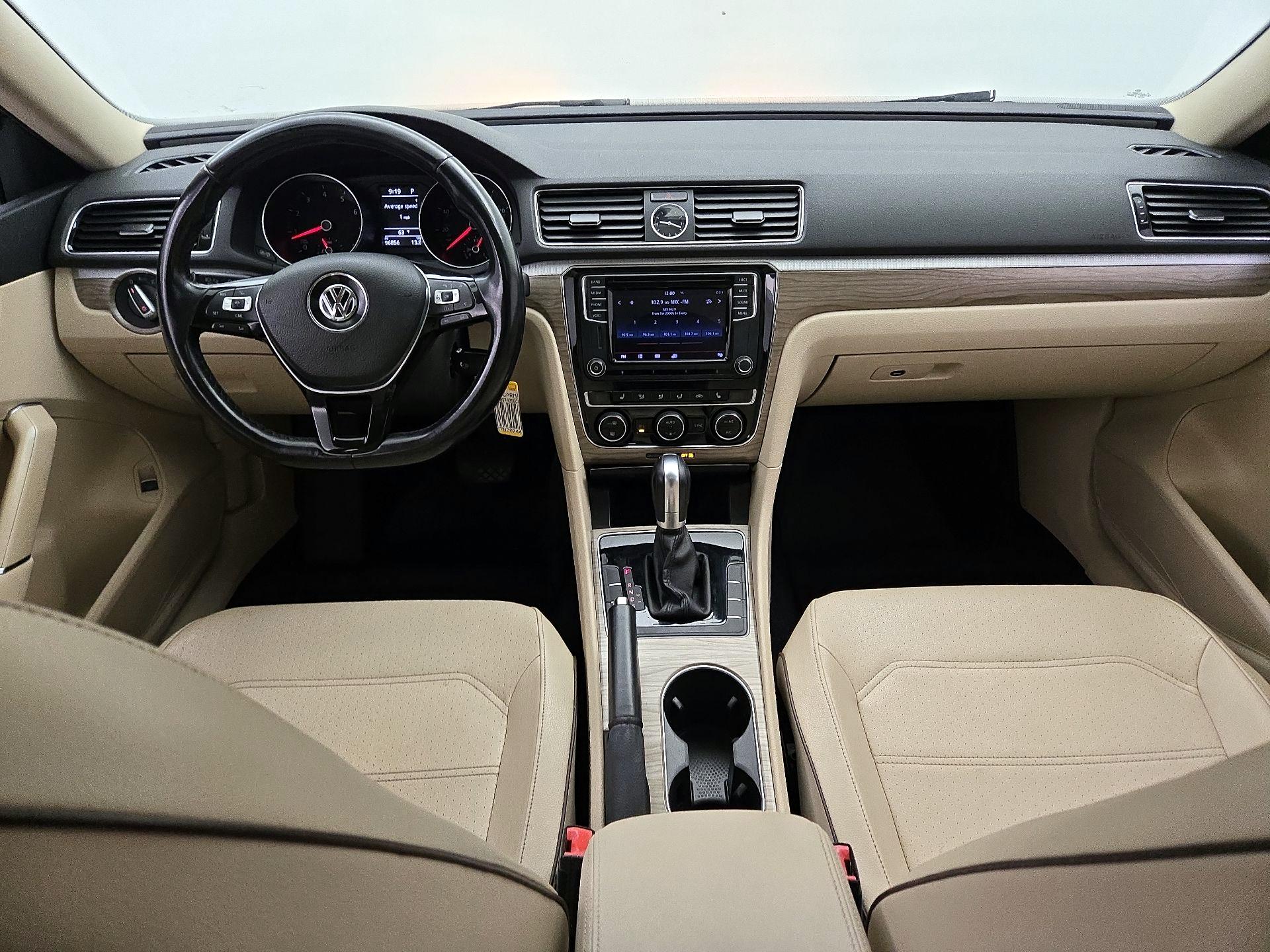 Thumbnail: 2016 Volkswagen Passat - 9