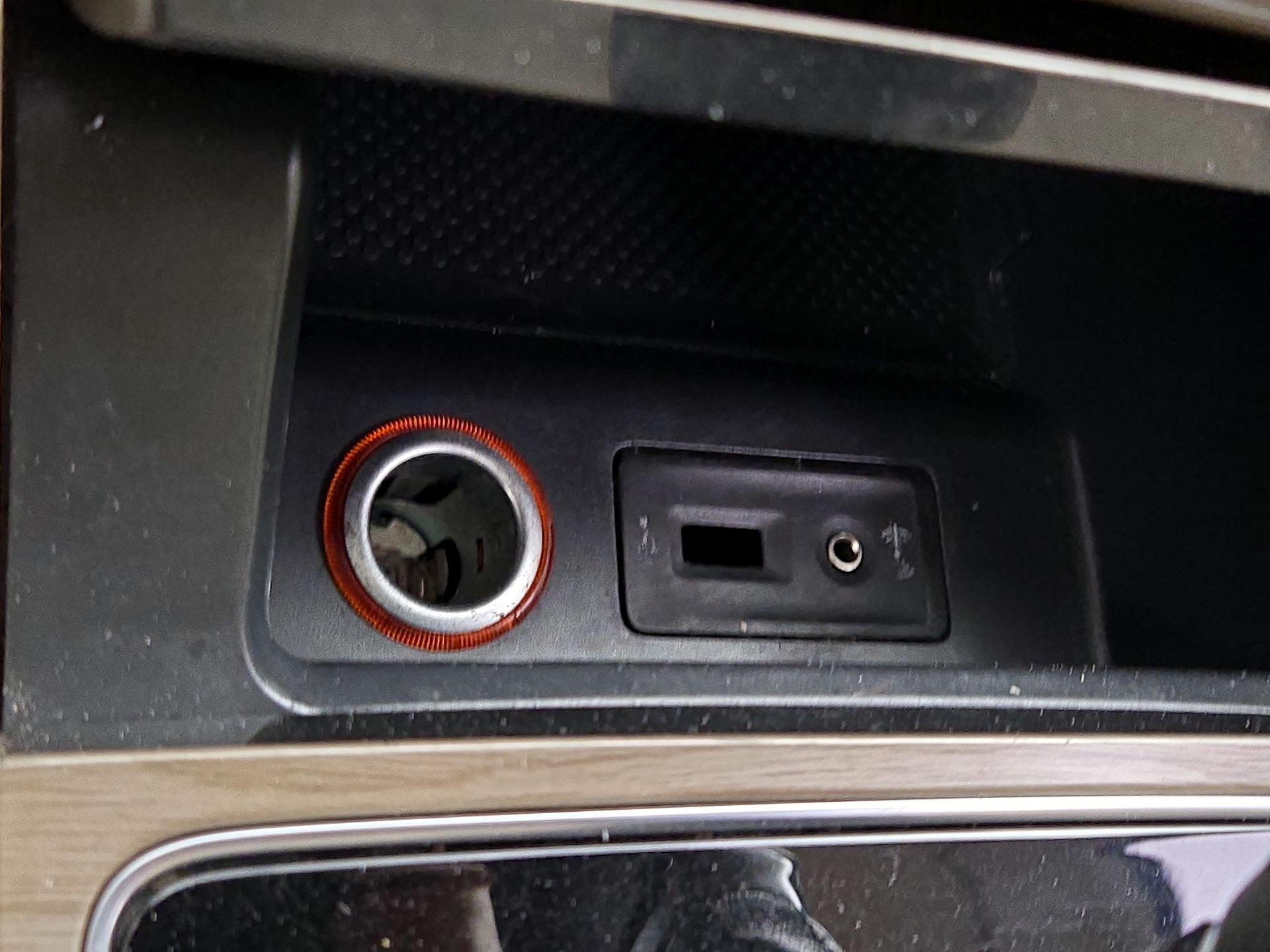 Thumbnail: 2016 Volkswagen Passat - 18