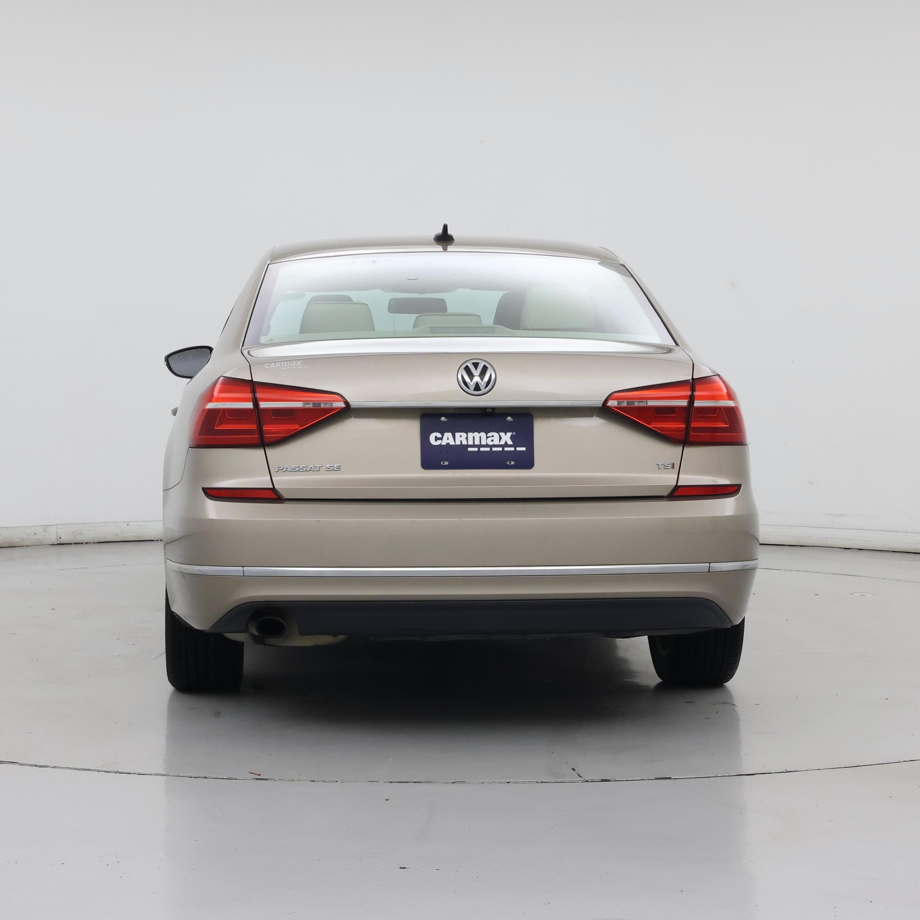 Thumbnail: 2016 Volkswagen Passat - 6