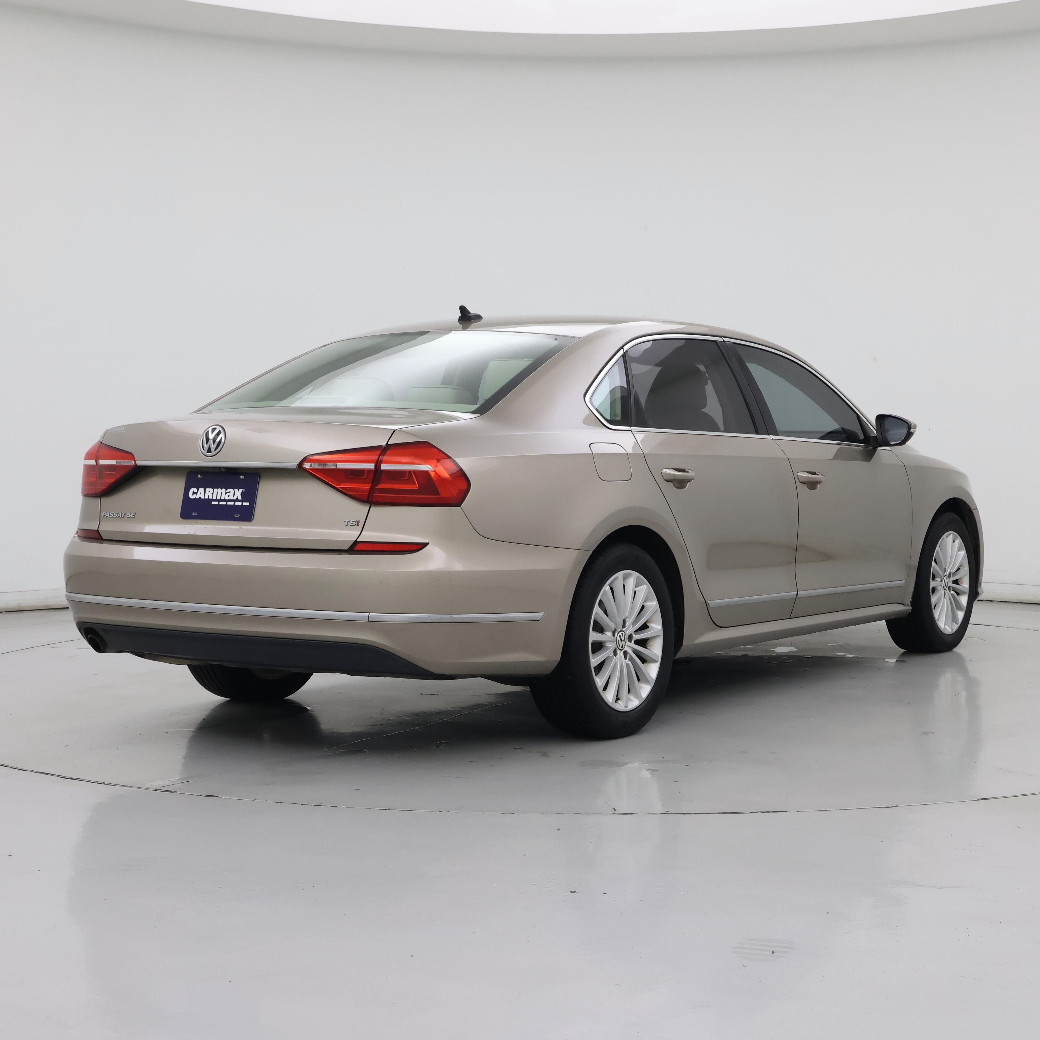 Thumbnail: 2016 Volkswagen Passat - 8