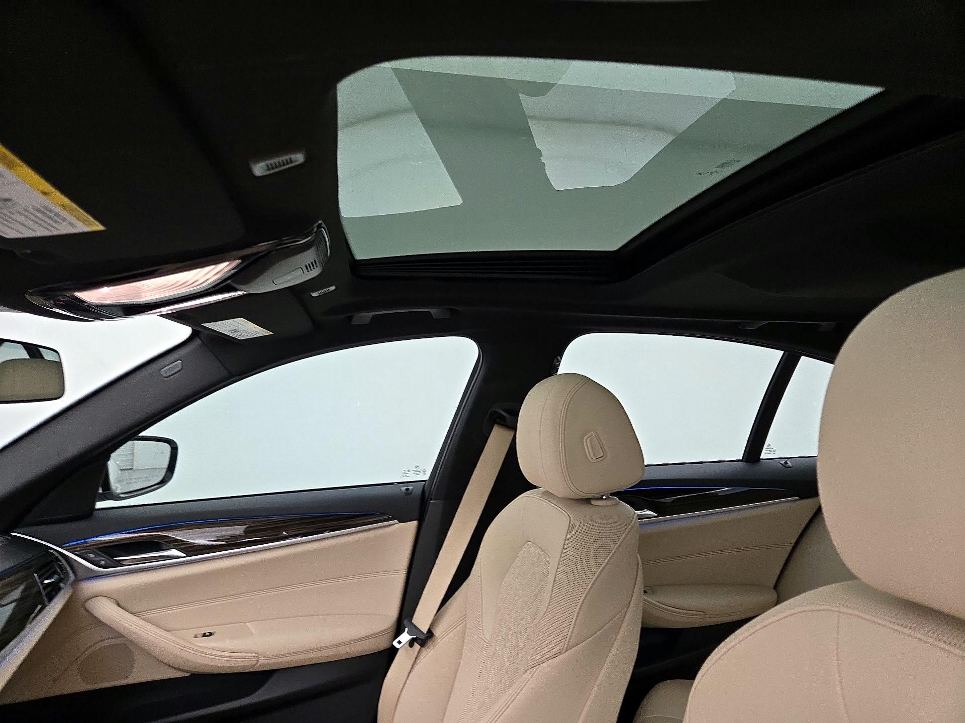 Thumbnail: 2021 BMW 5 Series - 20