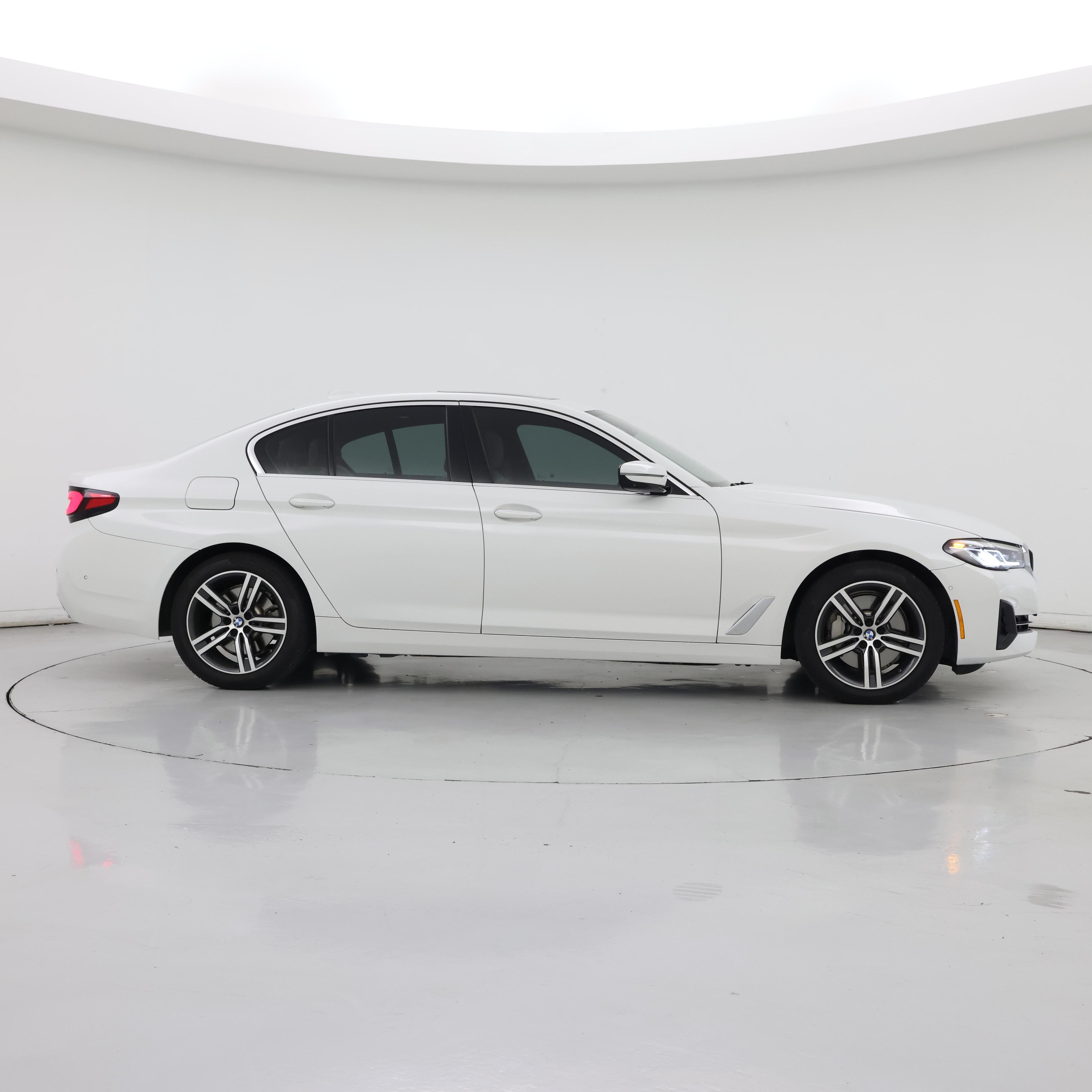 Thumbnail: 2021 BMW 5 Series - 7