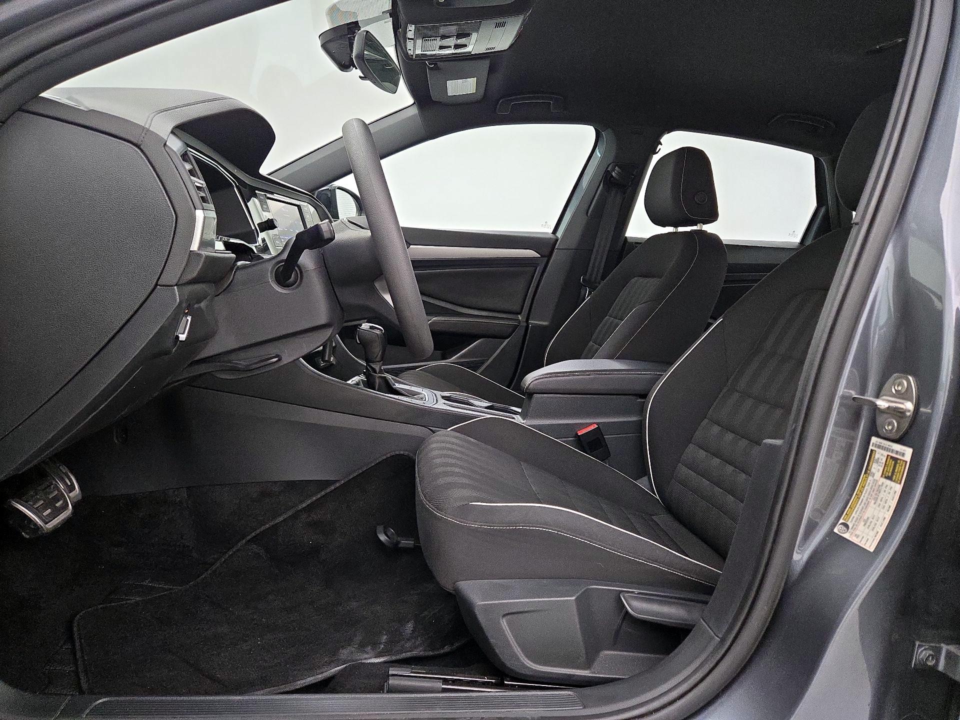 Thumbnail: 2023 Volkswagen Jetta - 11