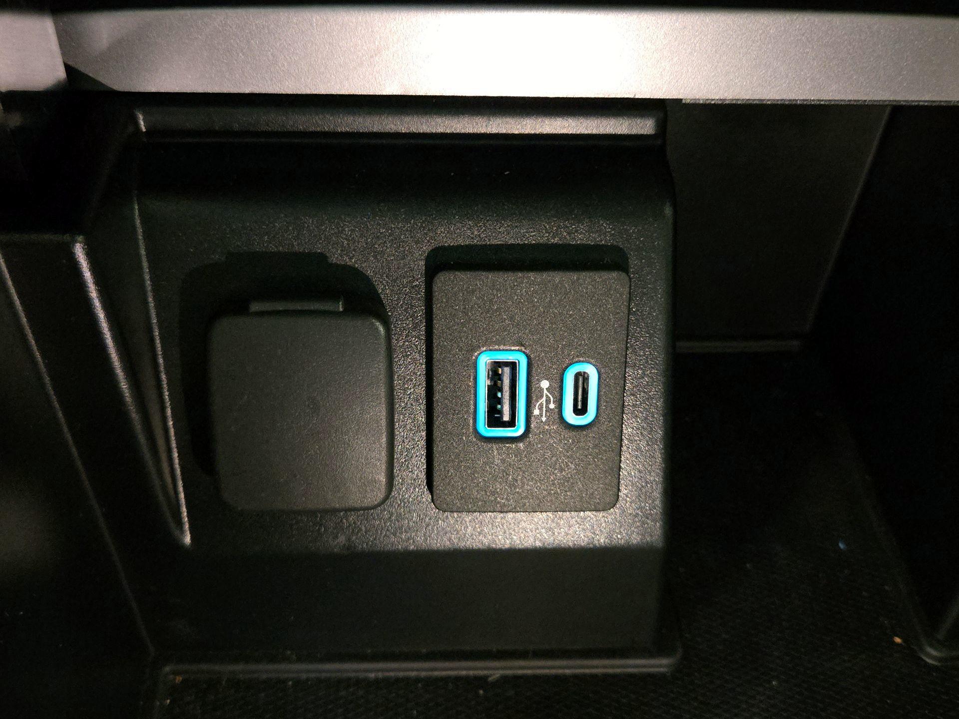 Thumbnail: 2020 Ford Explorer - 19