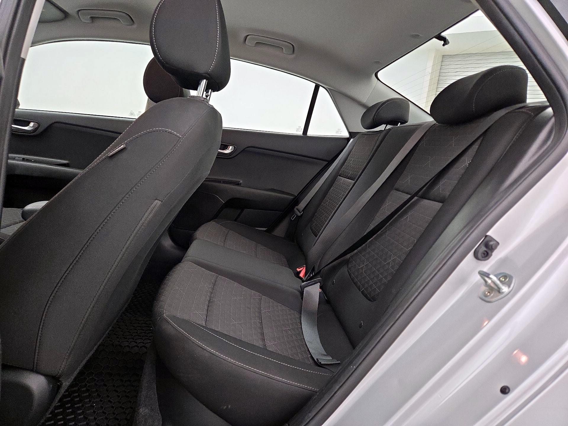 Thumbnail: 2019 Kia Rio - 19