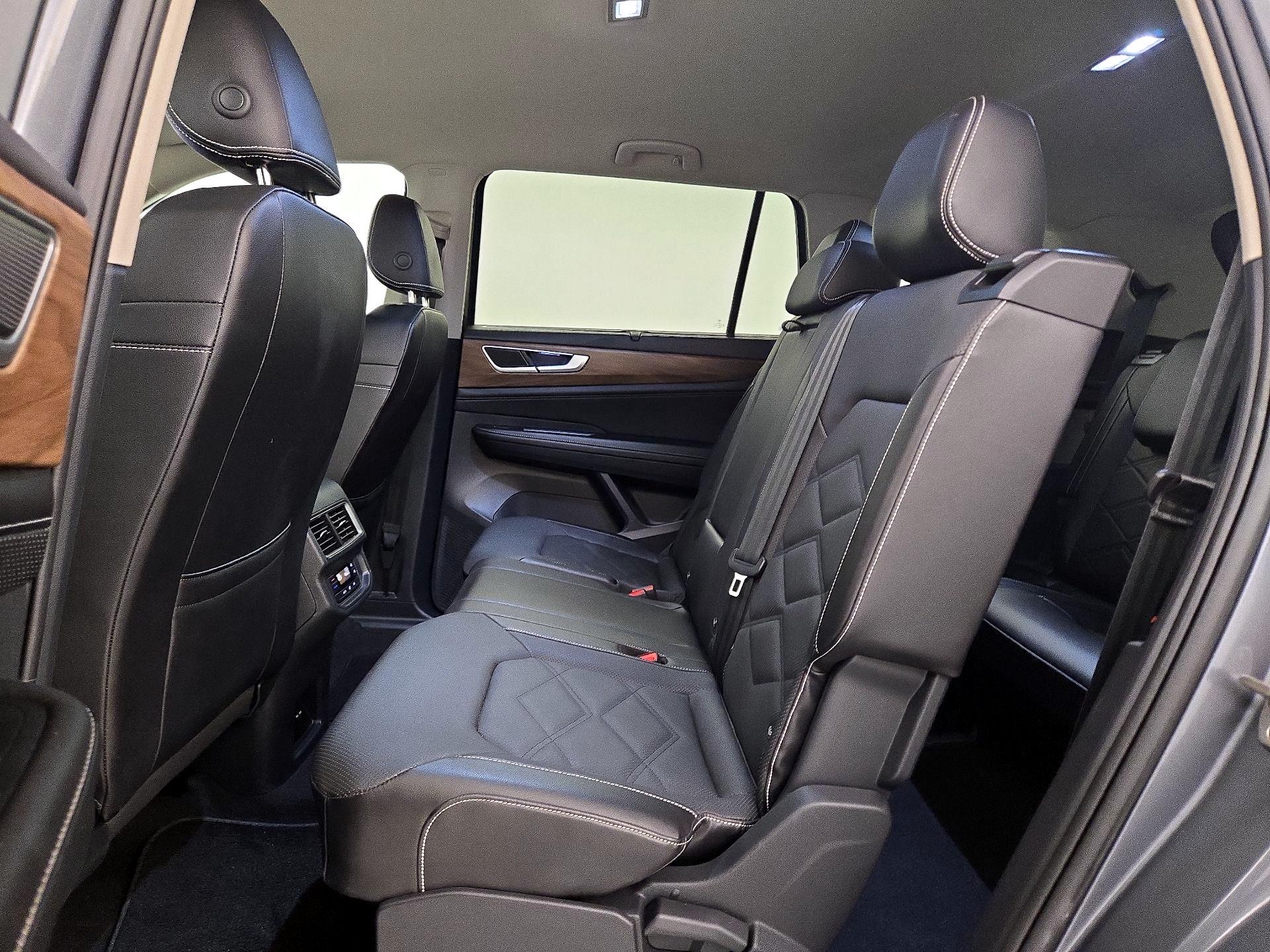 Thumbnail: 2024 Volkswagen Atlas - 19