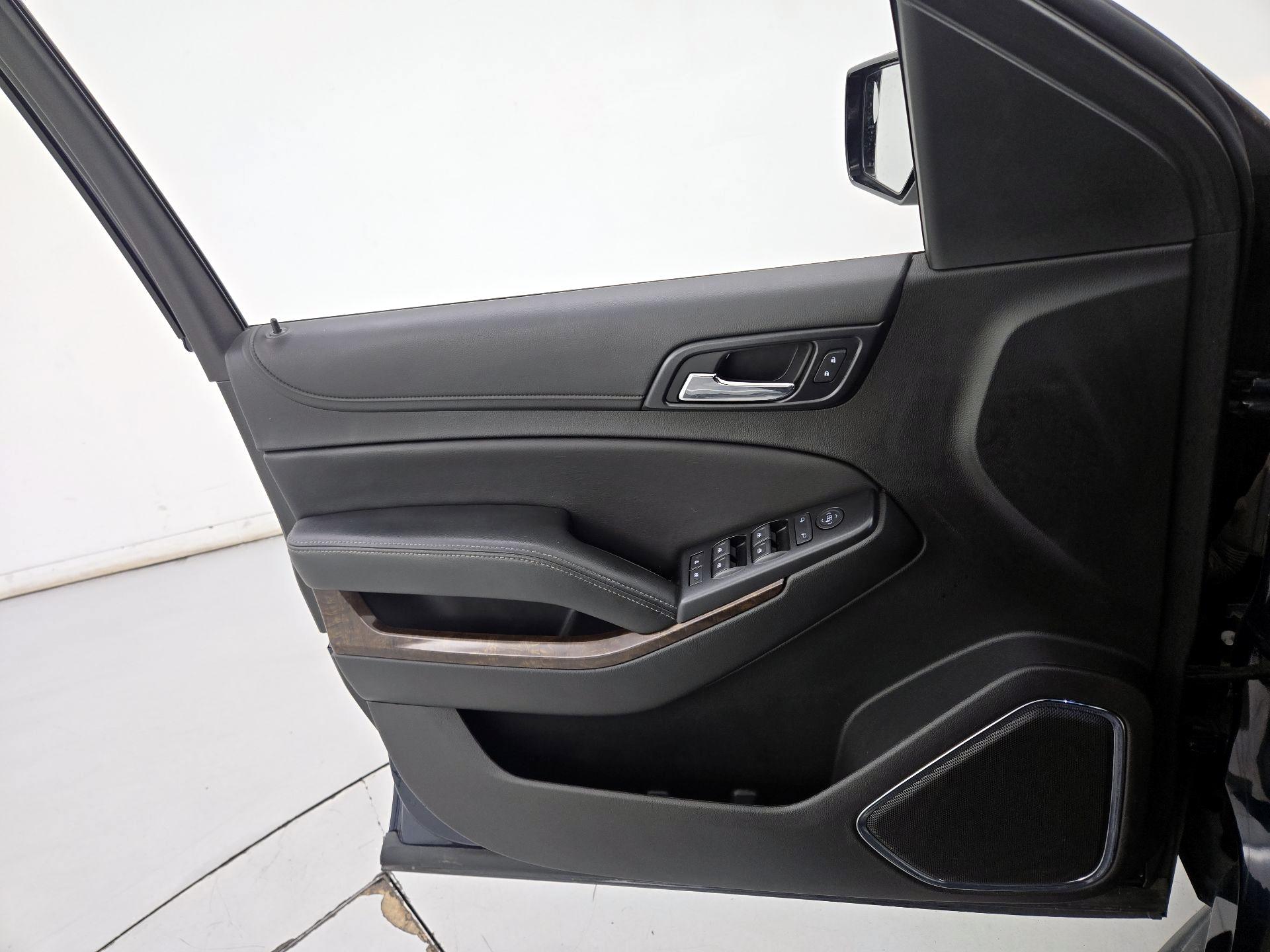 Thumbnail: 2019 Chevrolet Tahoe - 12