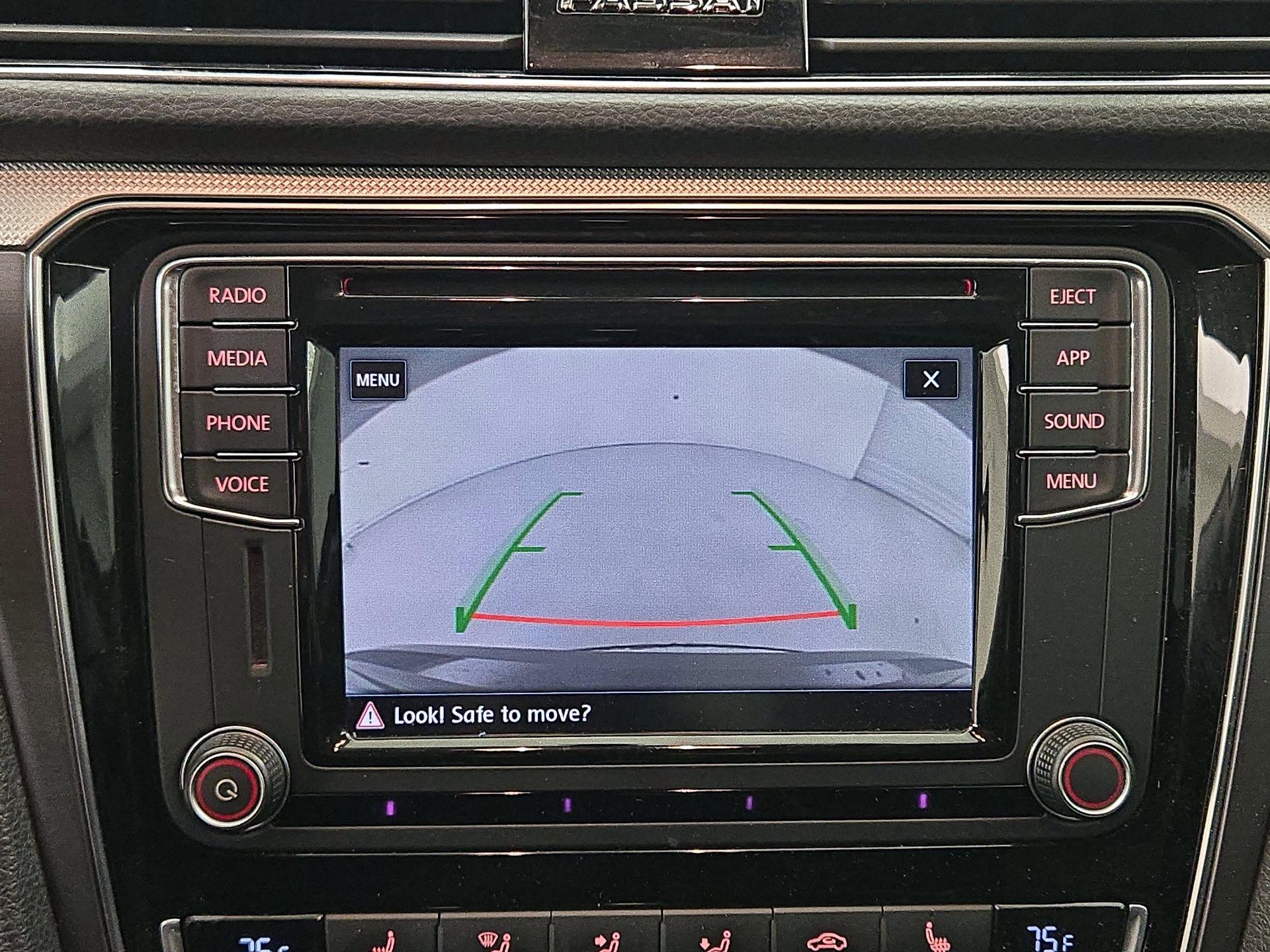 Thumbnail: 2018 Volkswagen Passat - 14