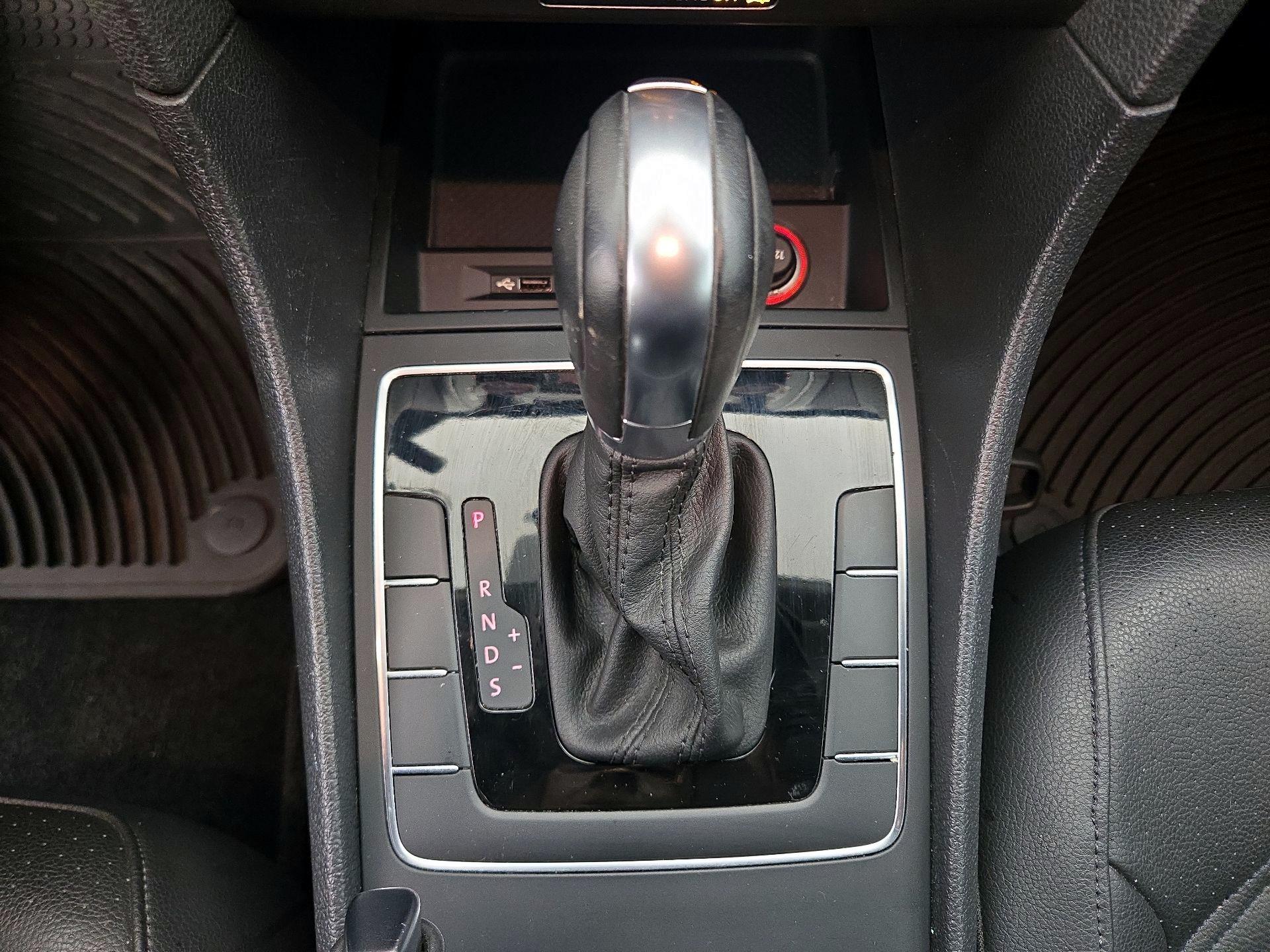 Thumbnail: 2018 Volkswagen Passat - 17