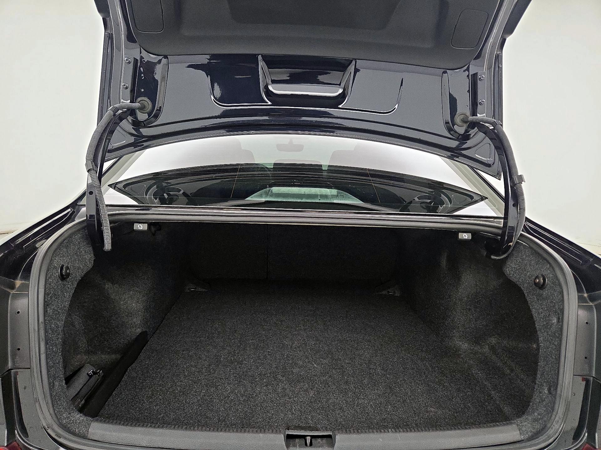 Thumbnail: 2018 Volkswagen Passat - 20