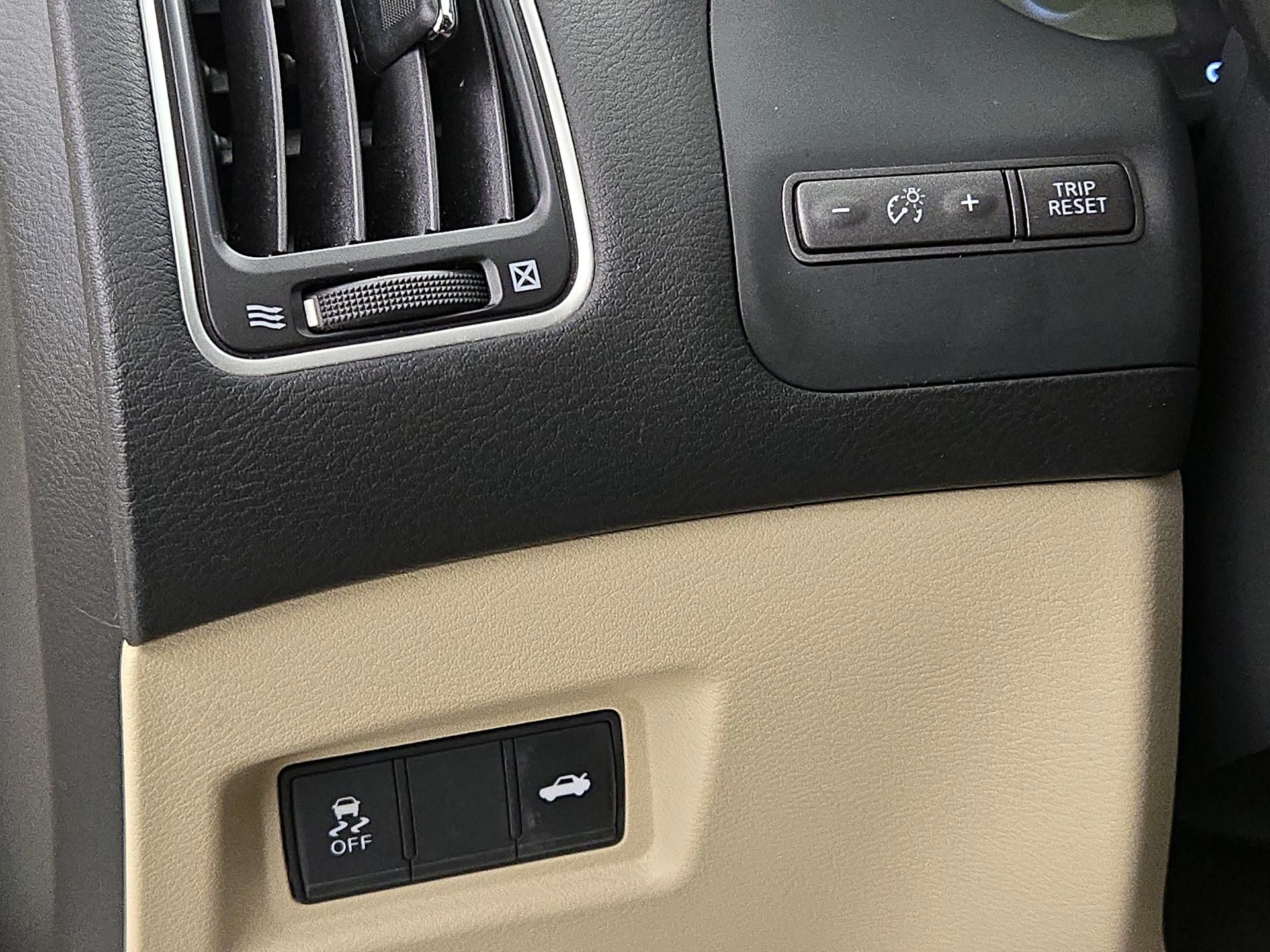 Thumbnail: 2018 INFINITI Q50 - 13