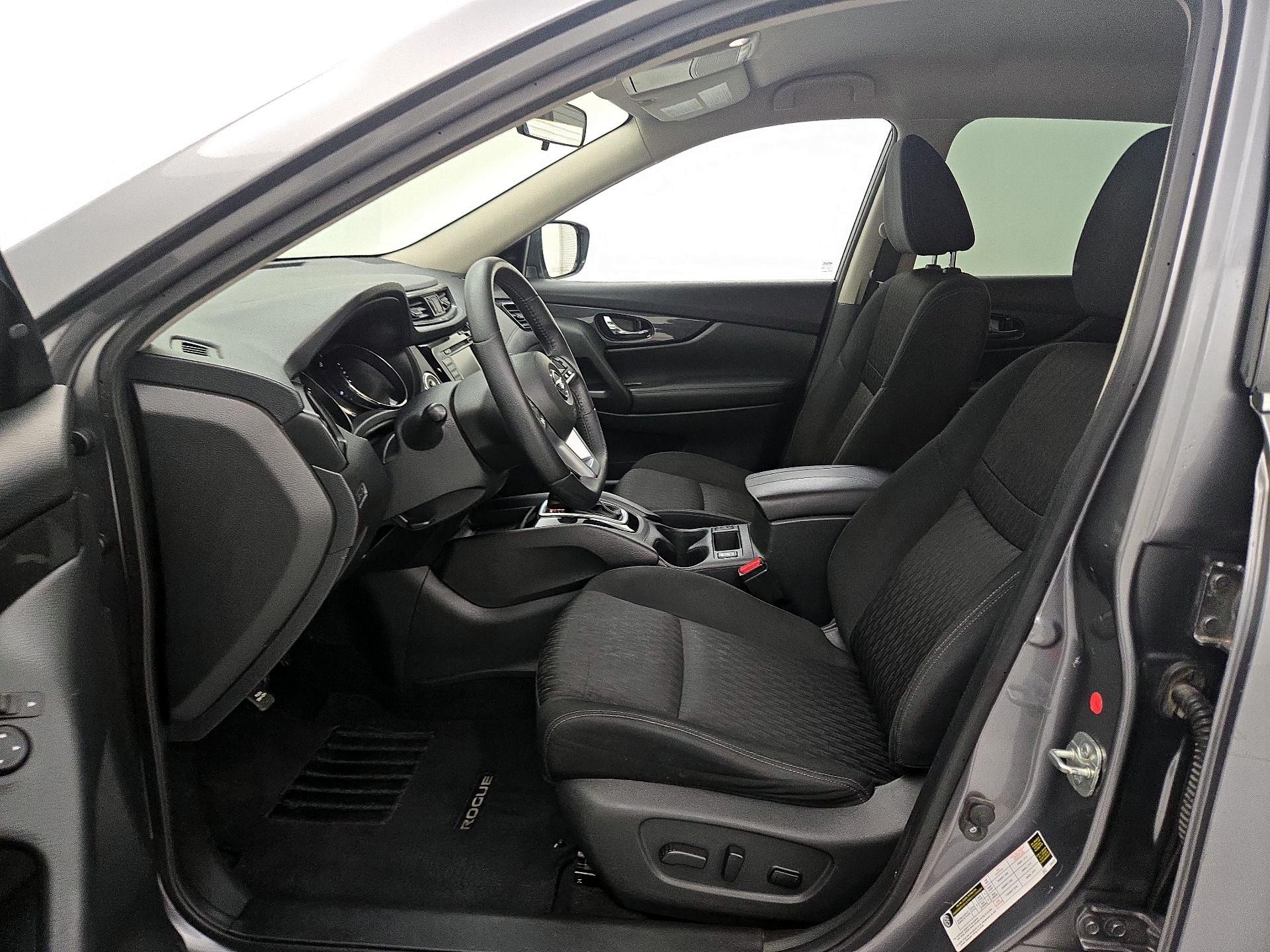 Thumbnail: 2019 Nissan Rogue - 11