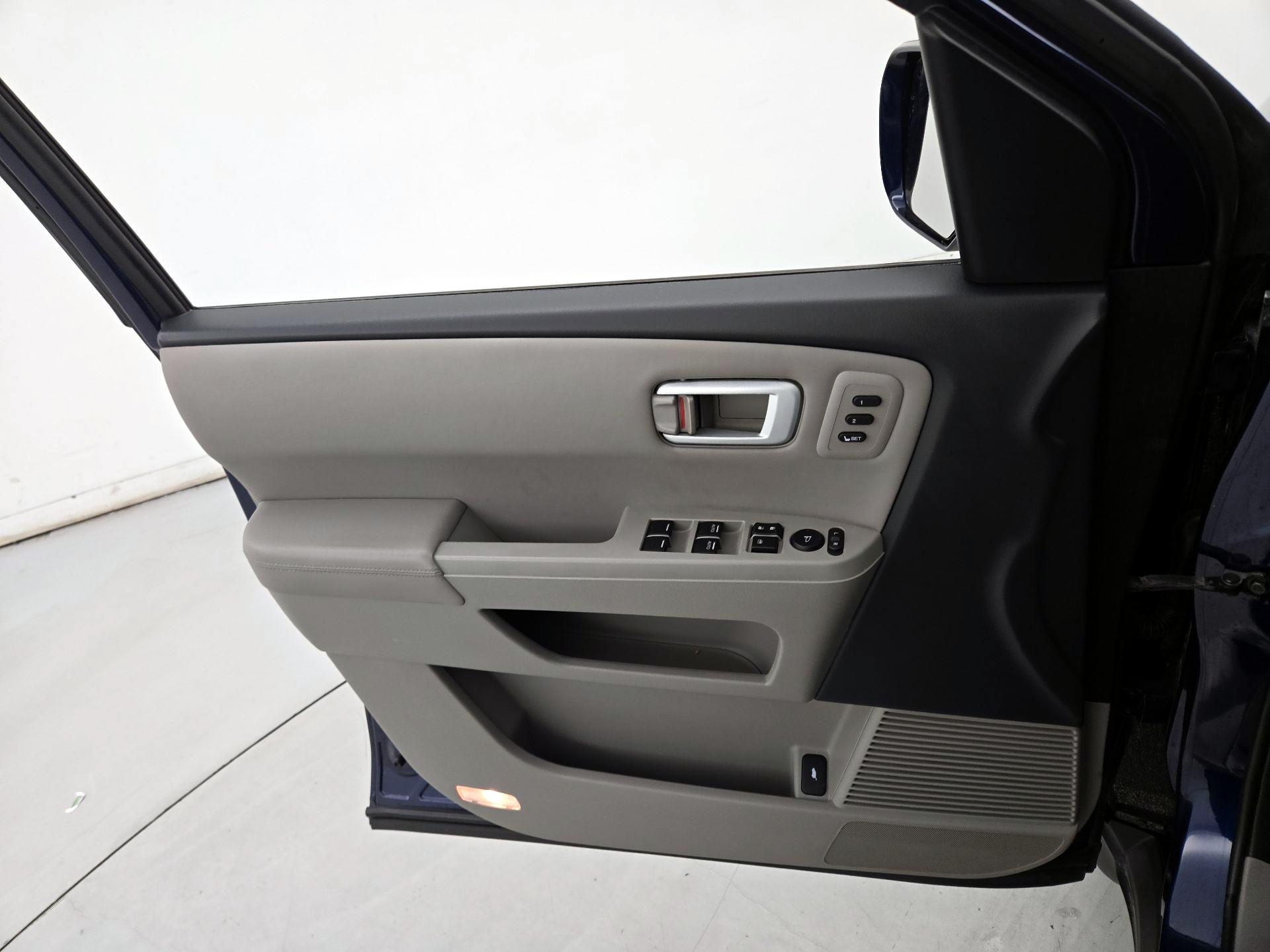 Thumbnail: 2015 Honda Pilot - 12