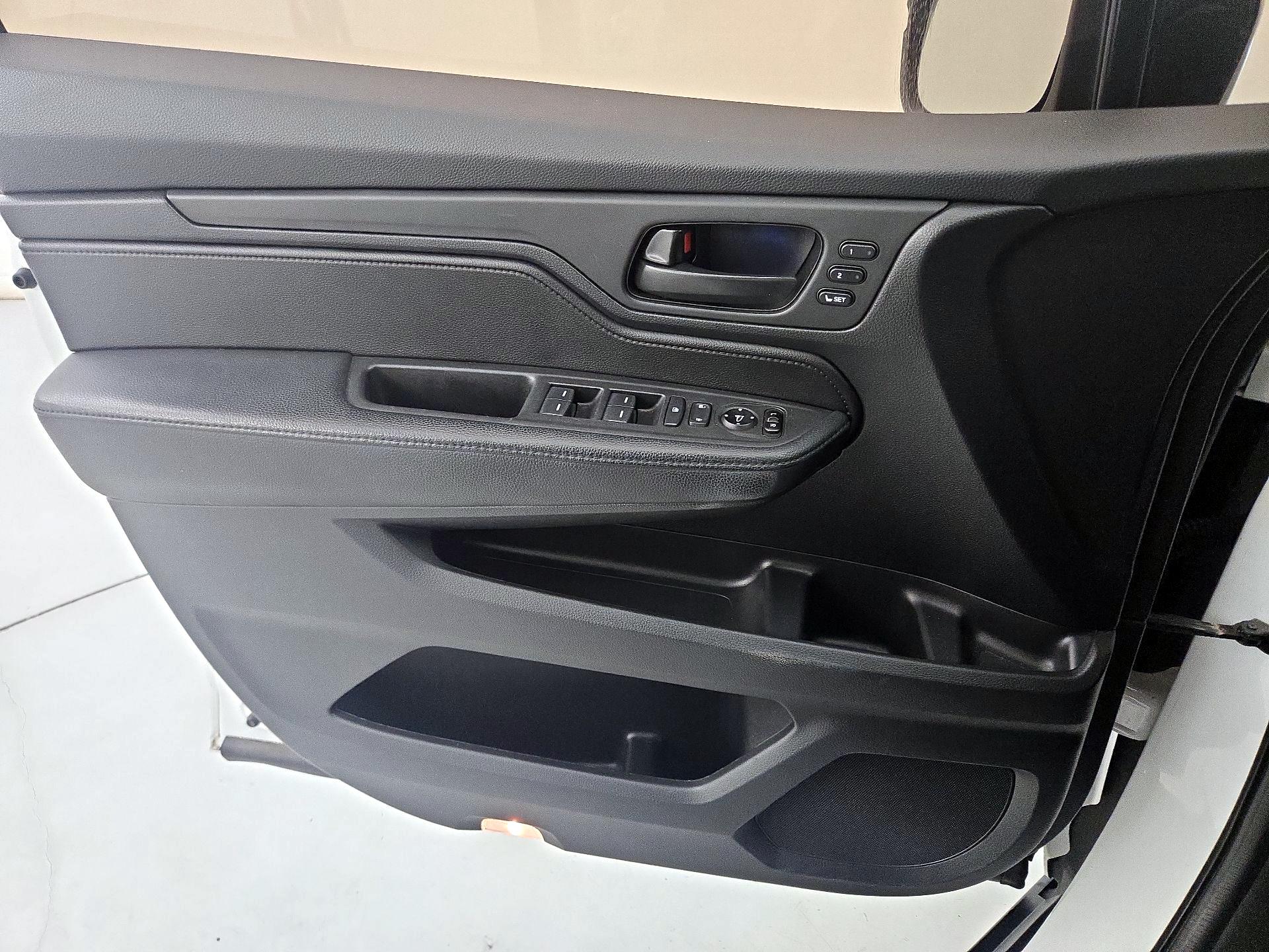 Thumbnail: 2021 Honda Odyssey - 12