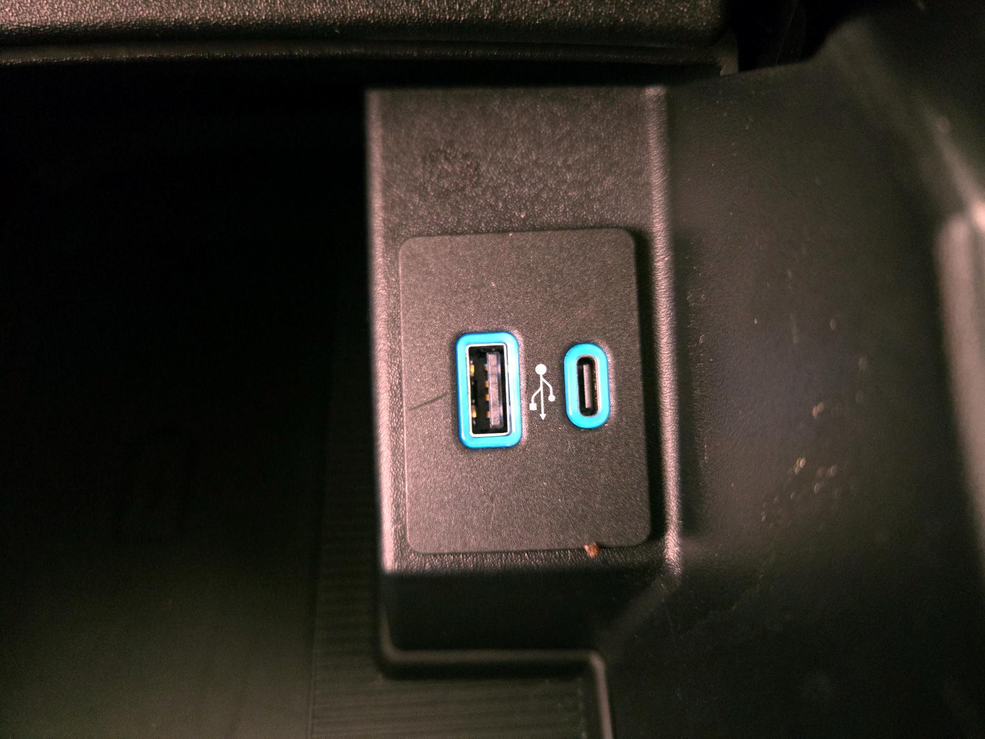 Thumbnail: 2020 Ford Edge - 19