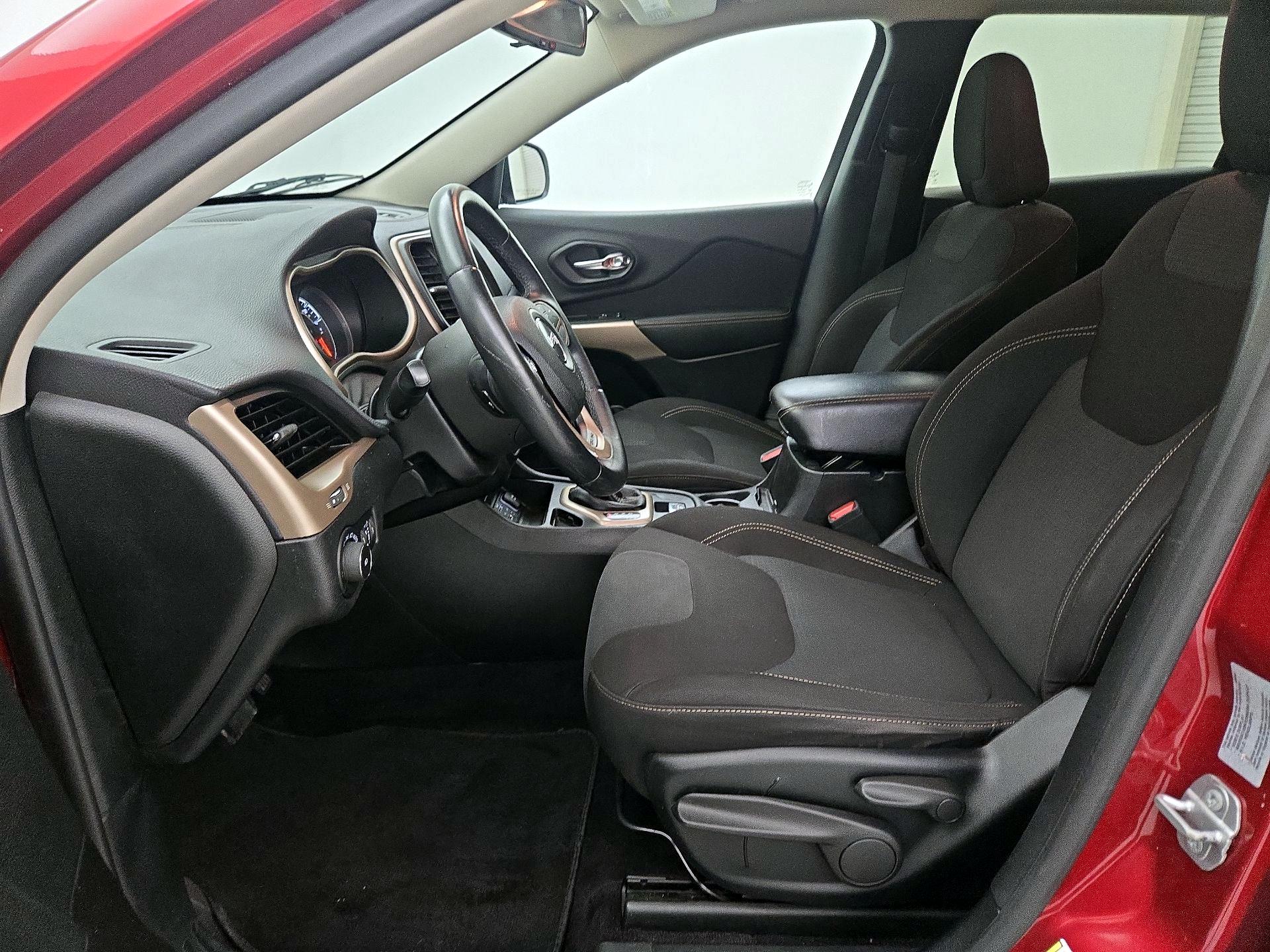 Thumbnail: 2017 Jeep Cherokee - 11