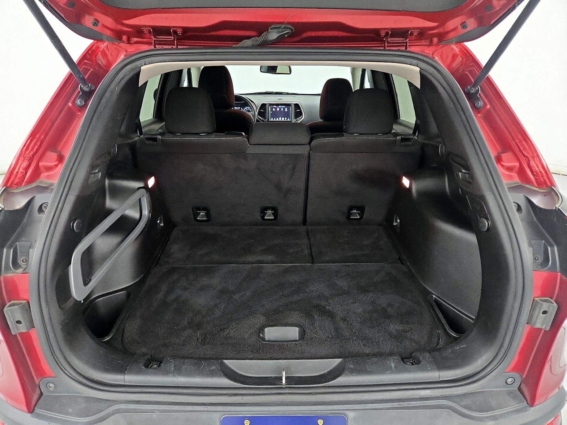 Thumbnail: 2017 Jeep Cherokee - 20