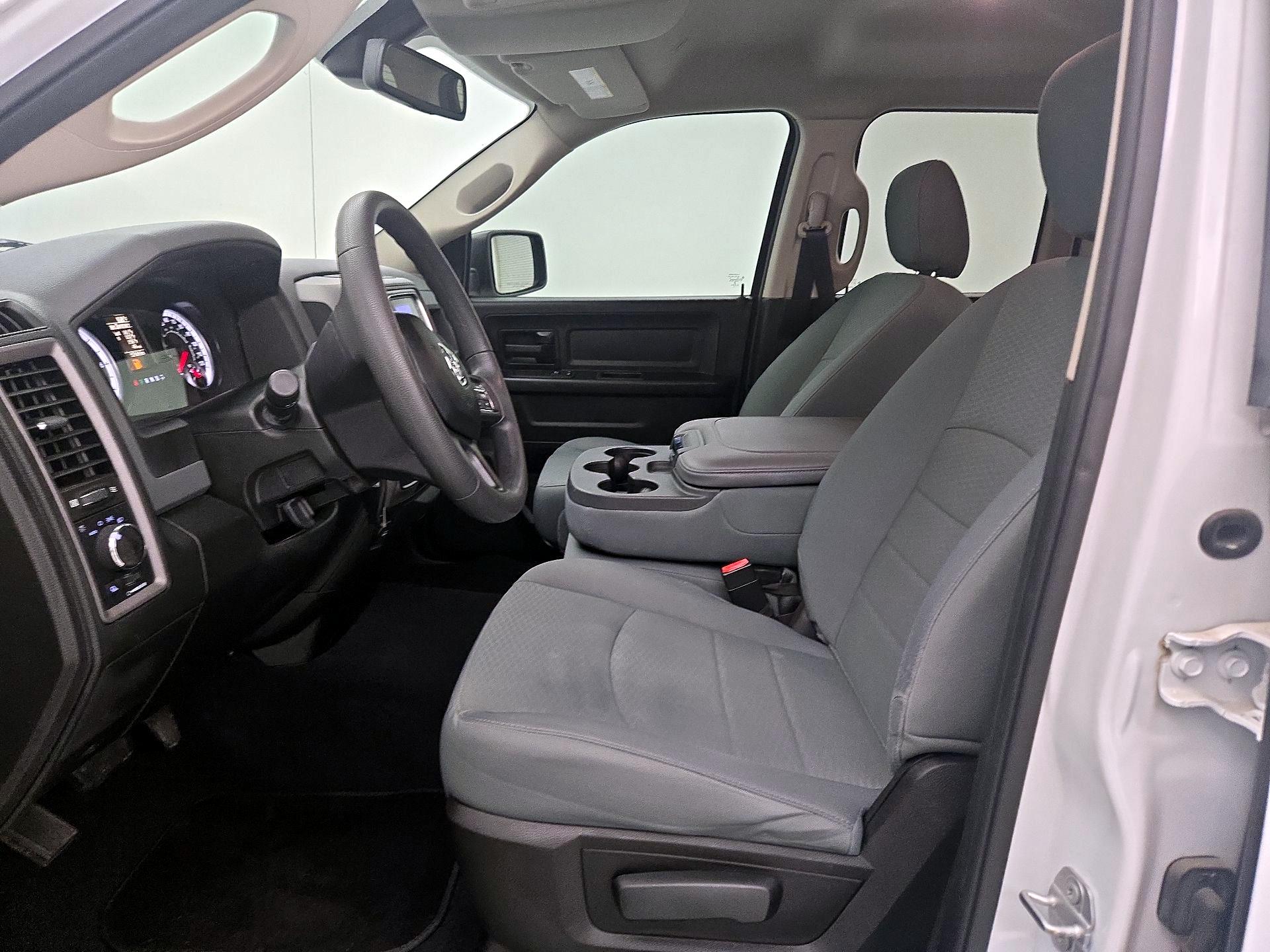 Thumbnail: 2019 RAM 1500 Classic - 11