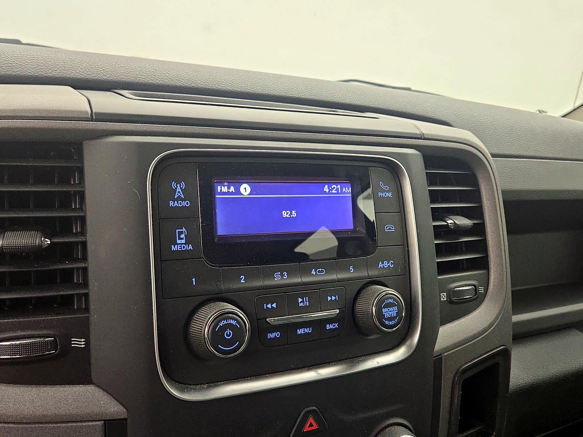 Thumbnail: 2019 RAM 1500 Classic - 15