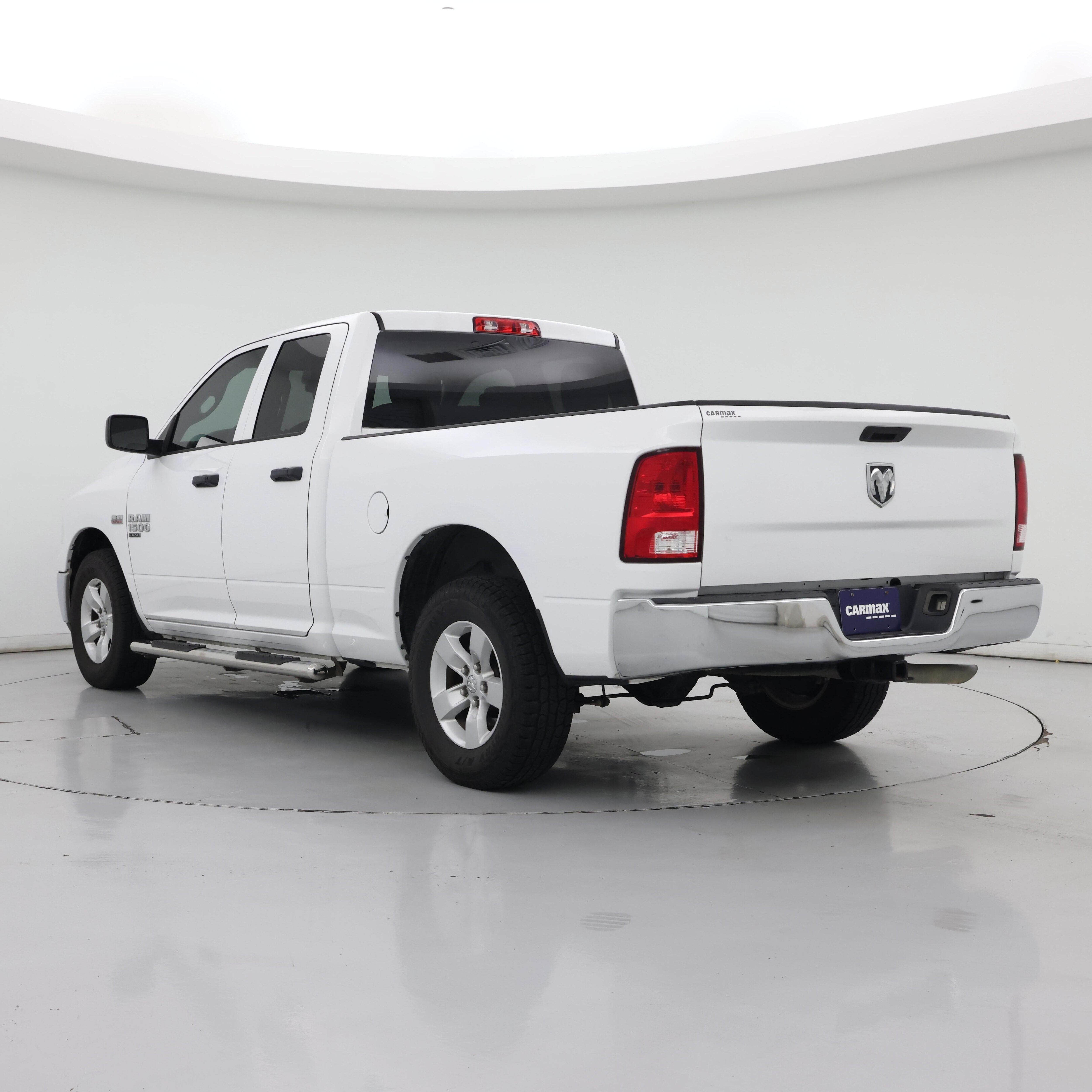 Thumbnail: 2019 RAM 1500 Classic - 2