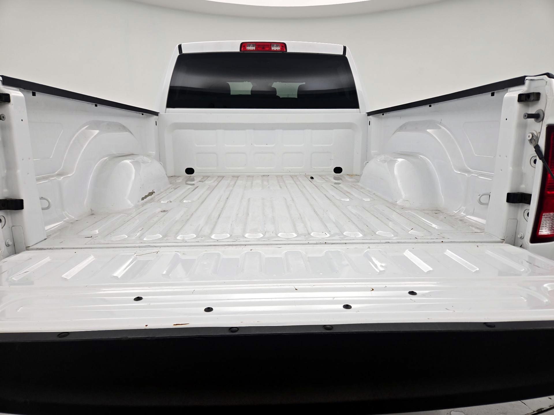 Thumbnail: 2019 RAM 1500 Classic - 20