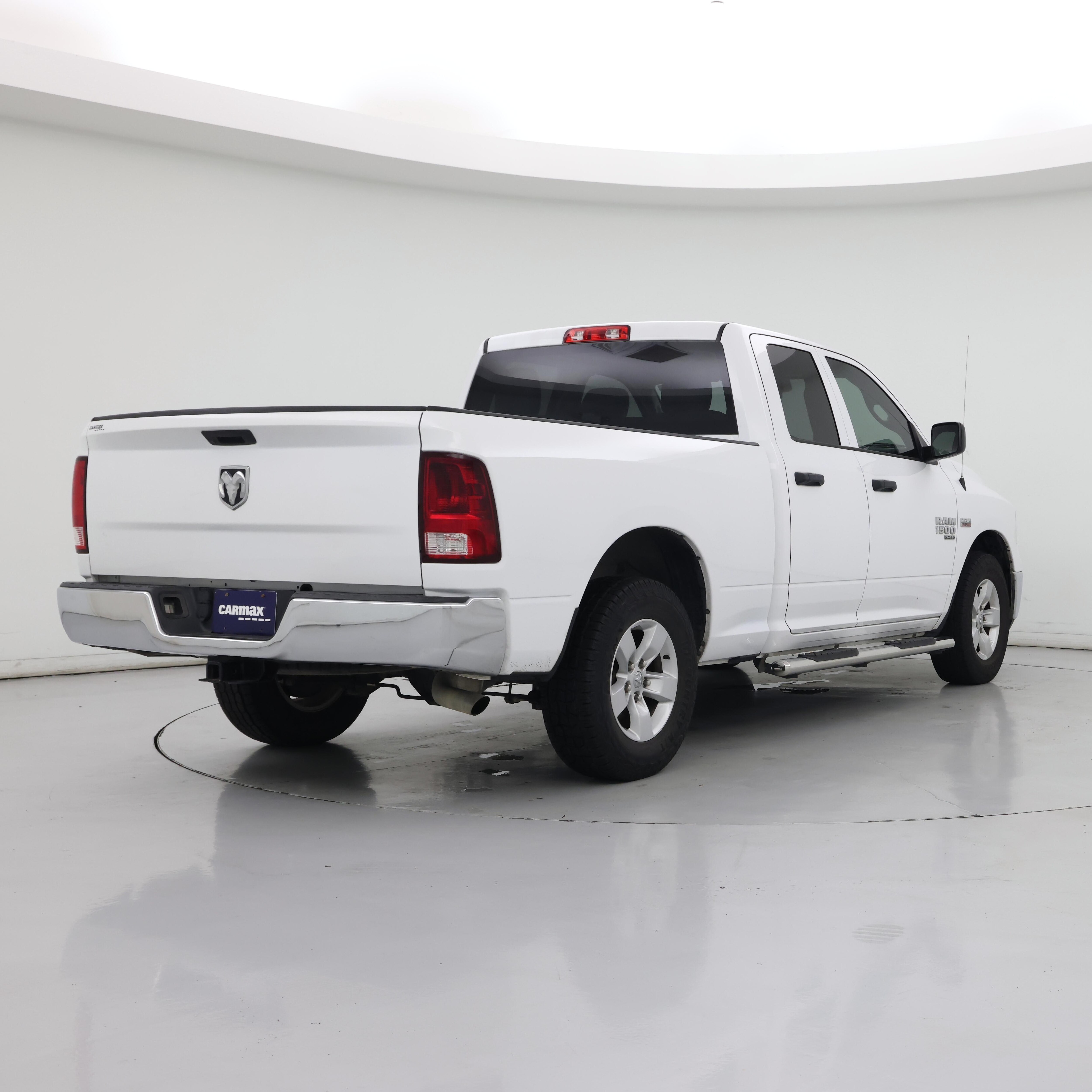 Thumbnail: 2019 RAM 1500 Classic - 8